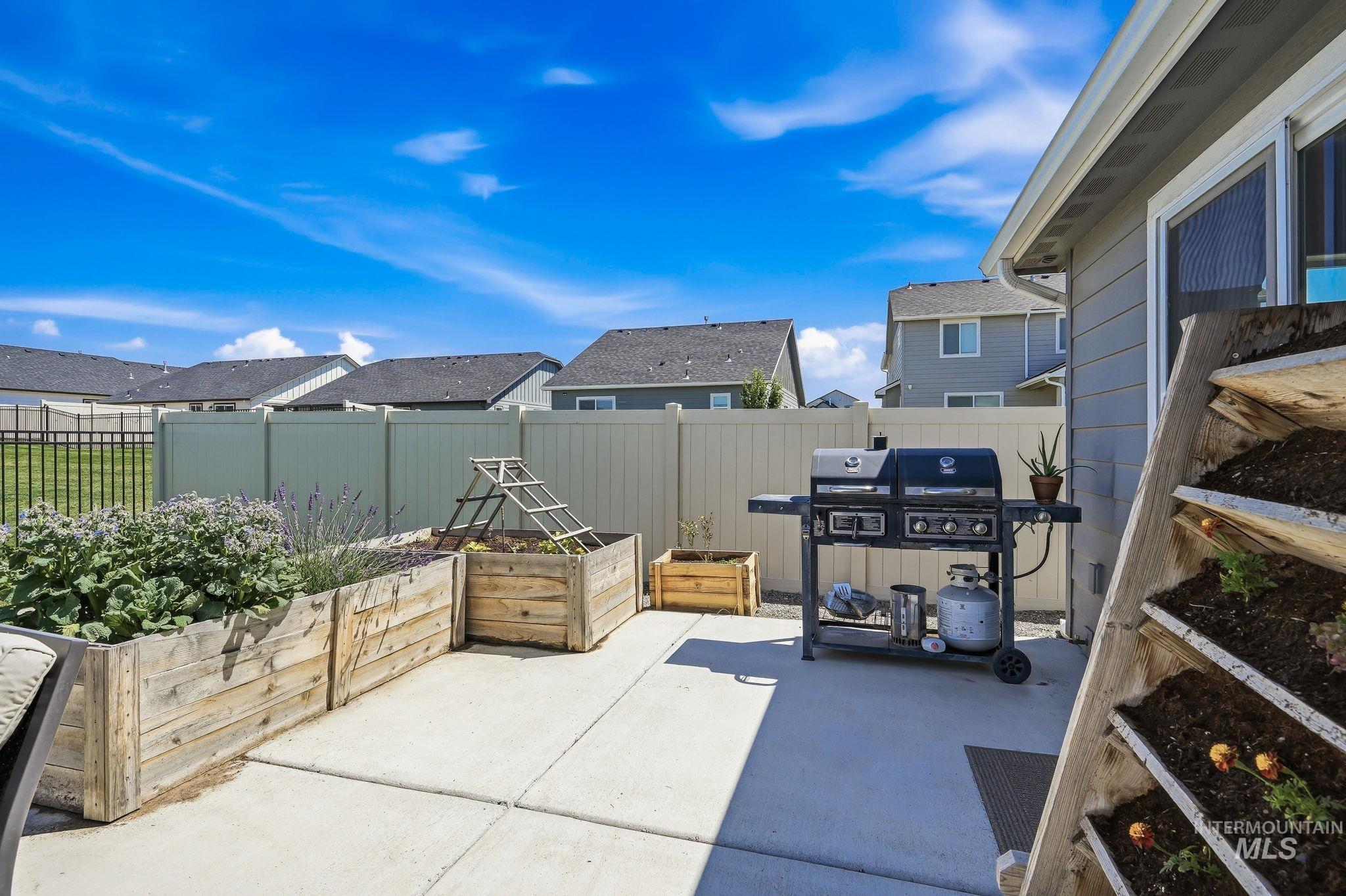 1024 N Ryde Ave, Kuna, Idaho 83634, 3 Bedrooms, 2 Bathrooms, Residential For Sale, Price $429,990,MLS 98991734