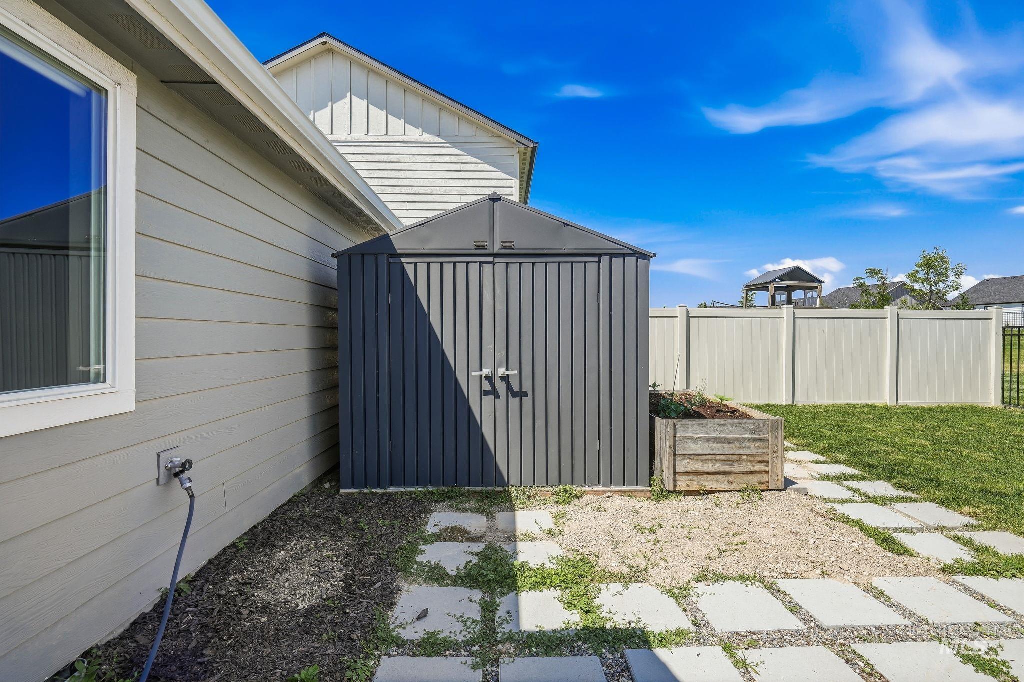 1024 N Ryde Ave, Kuna, Idaho 83634, 3 Bedrooms, 2 Bathrooms, Residential For Sale, Price $429,990,MLS 98991734