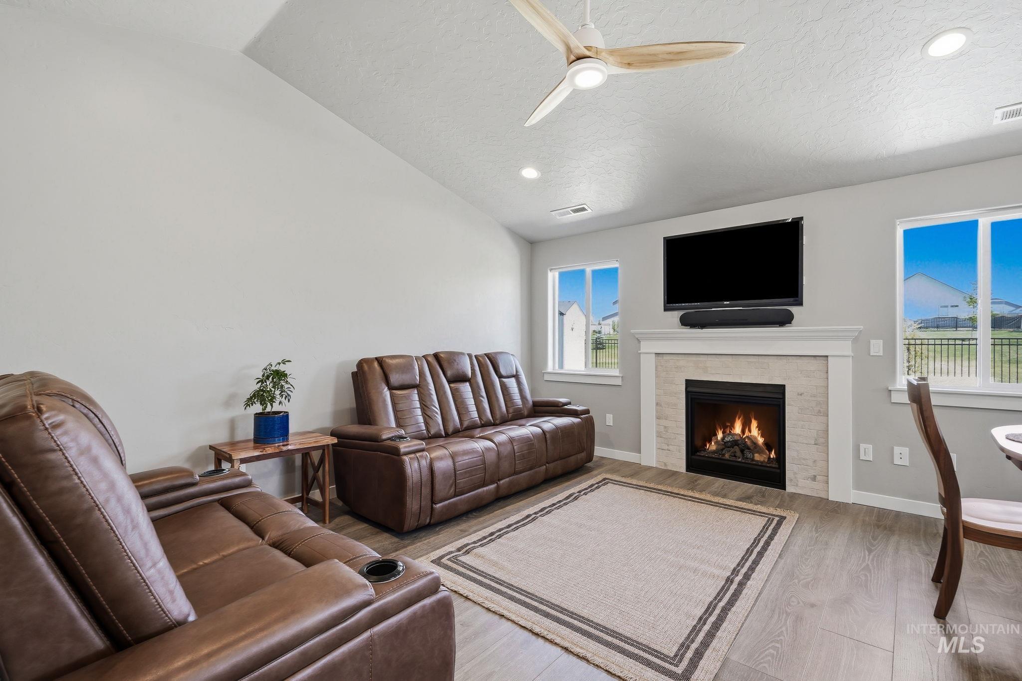 1024 N Ryde Ave, Kuna, Idaho 83634, 3 Bedrooms, 2 Bathrooms, Residential For Sale, Price $429,990,MLS 98991734