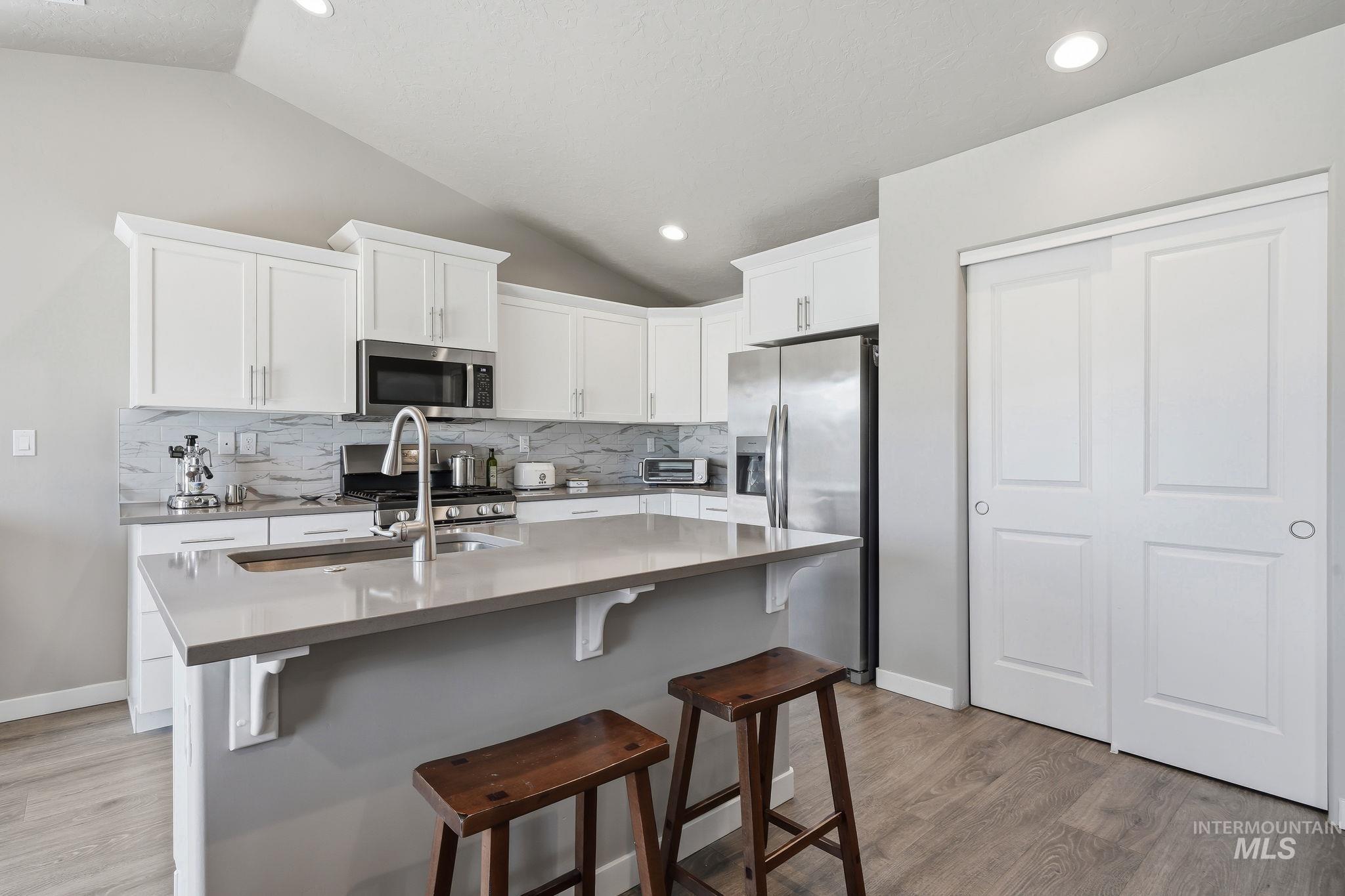 1024 N Ryde Ave, Kuna, Idaho 83634, 3 Bedrooms, 2 Bathrooms, Residential For Sale, Price $429,990,MLS 98991734