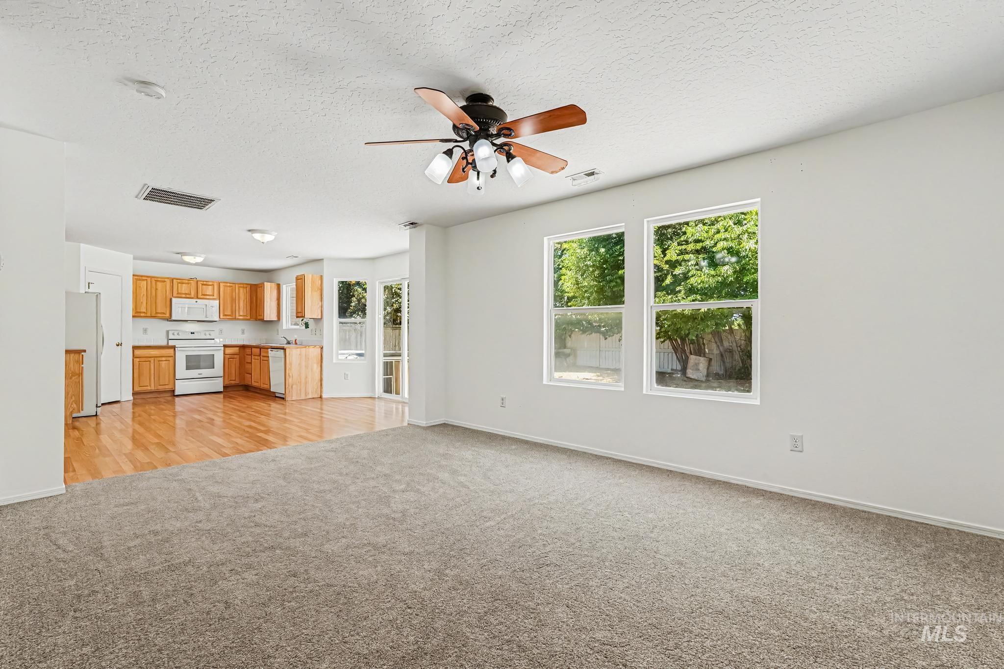 16109 Sunnyfield, Caldwell, Idaho 83607, 3 Bedrooms, 2.5 Bathrooms, Residential For Sale, Price $355,000,MLS 98991735