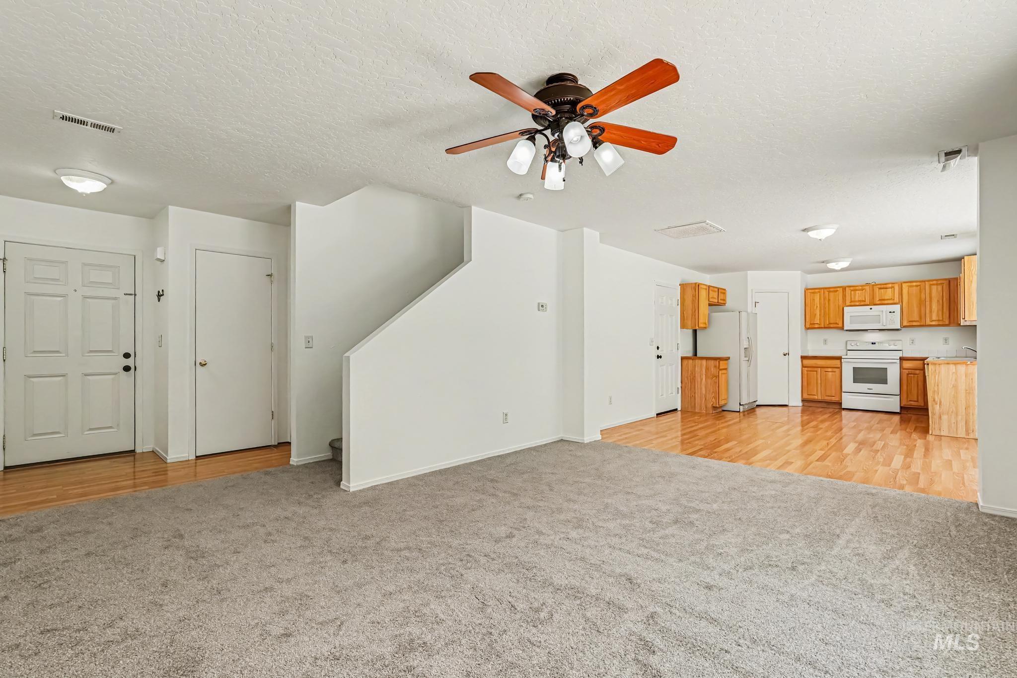 16109 Sunnyfield, Caldwell, Idaho 83607, 3 Bedrooms, 2.5 Bathrooms, Residential For Sale, Price $355,000,MLS 98991735