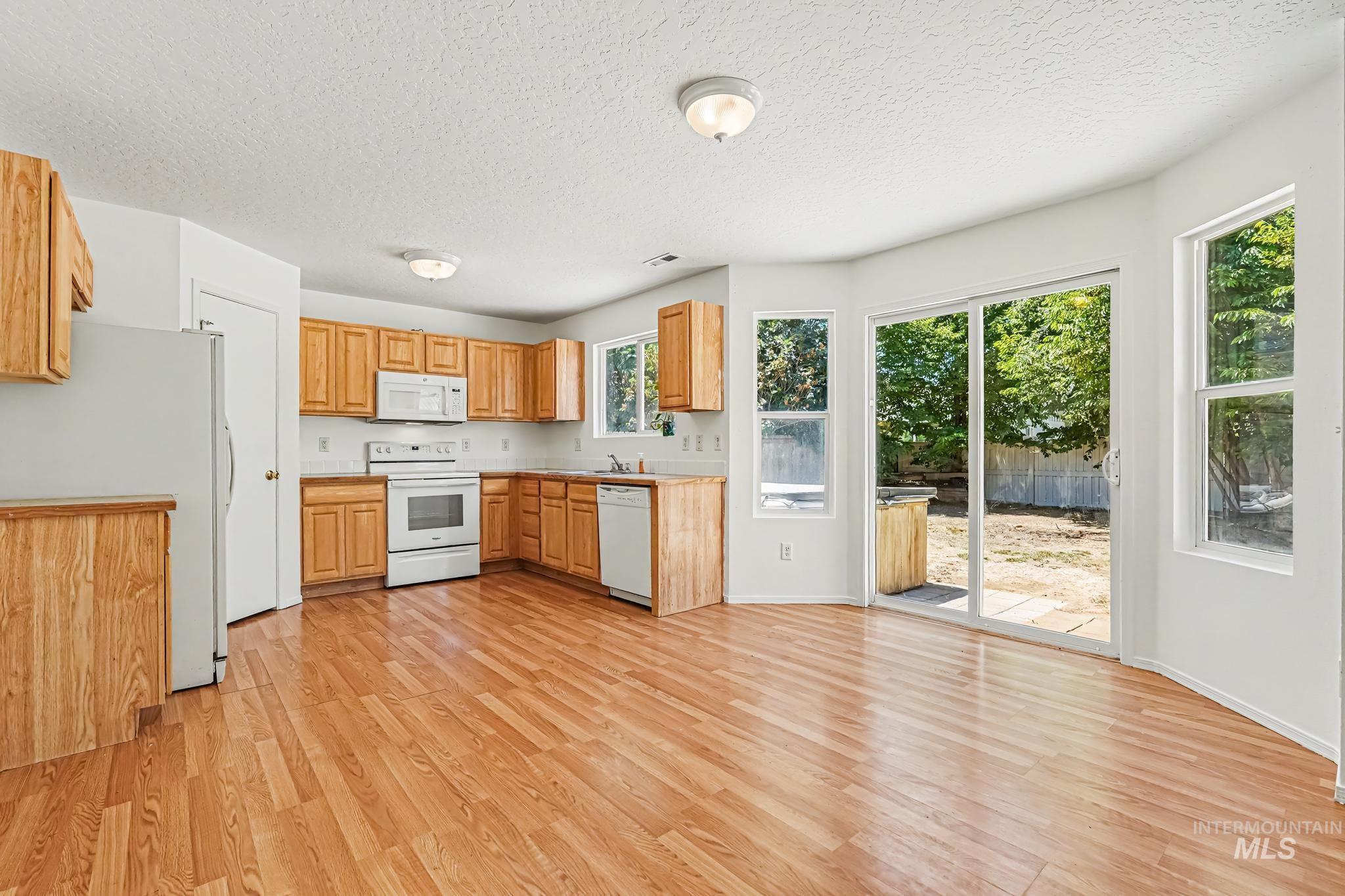 16109 Sunnyfield, Caldwell, Idaho 83607, 3 Bedrooms, 2.5 Bathrooms, Residential For Sale, Price $355,000,MLS 98991735