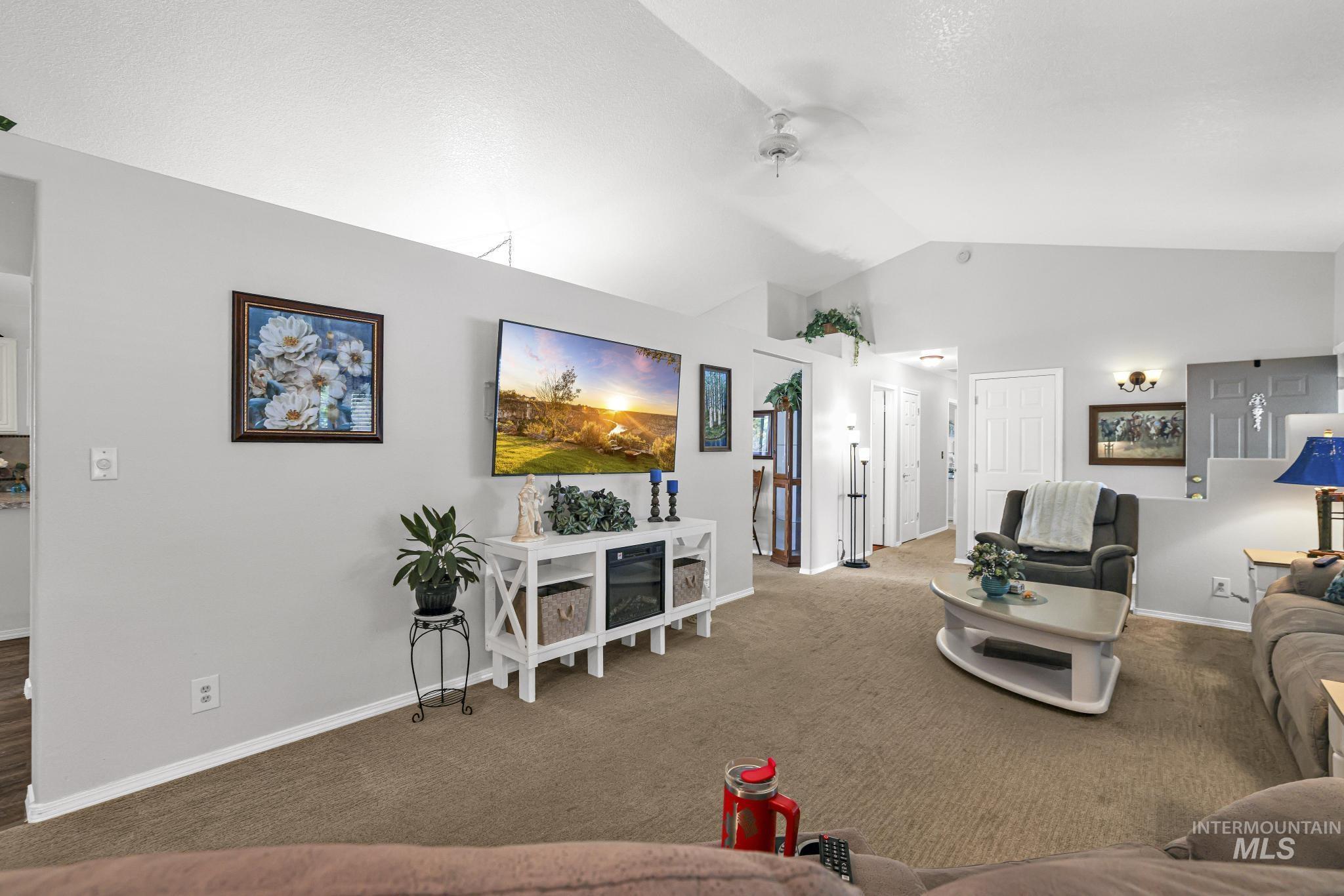 426 Bitterbrush Dr, Twin Falls, Idaho 83301-7557, 3 Bedrooms, 2 Bathrooms, Residential For Sale, Price $399,900,MLS 98991736