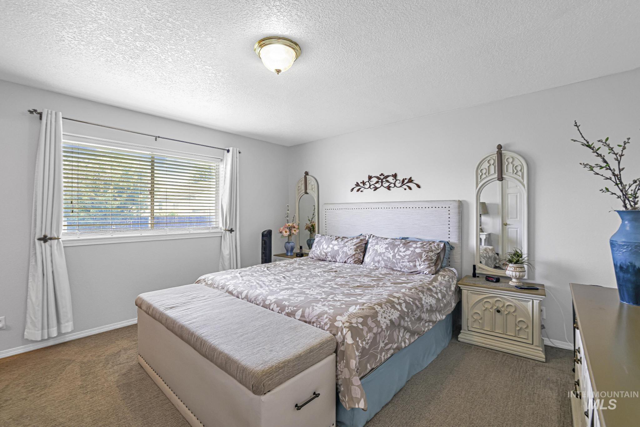 426 Bitterbrush Dr, Twin Falls, Idaho 83301-7557, 3 Bedrooms, 2 Bathrooms, Residential For Sale, Price $399,900,MLS 98991736
