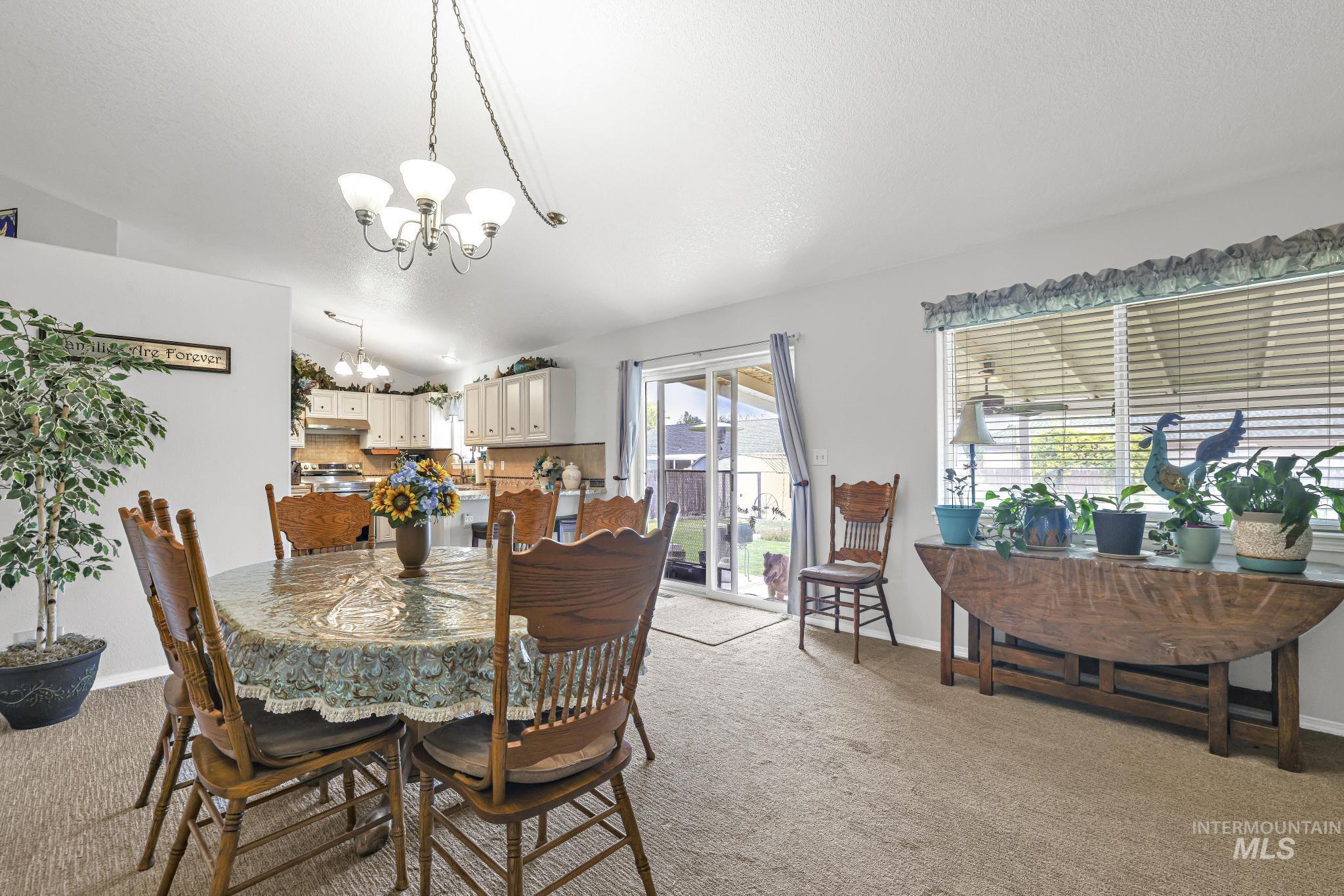 426 Bitterbrush Dr, Twin Falls, Idaho 83301-7557, 3 Bedrooms, 2 Bathrooms, Residential For Sale, Price $399,900,MLS 98991736