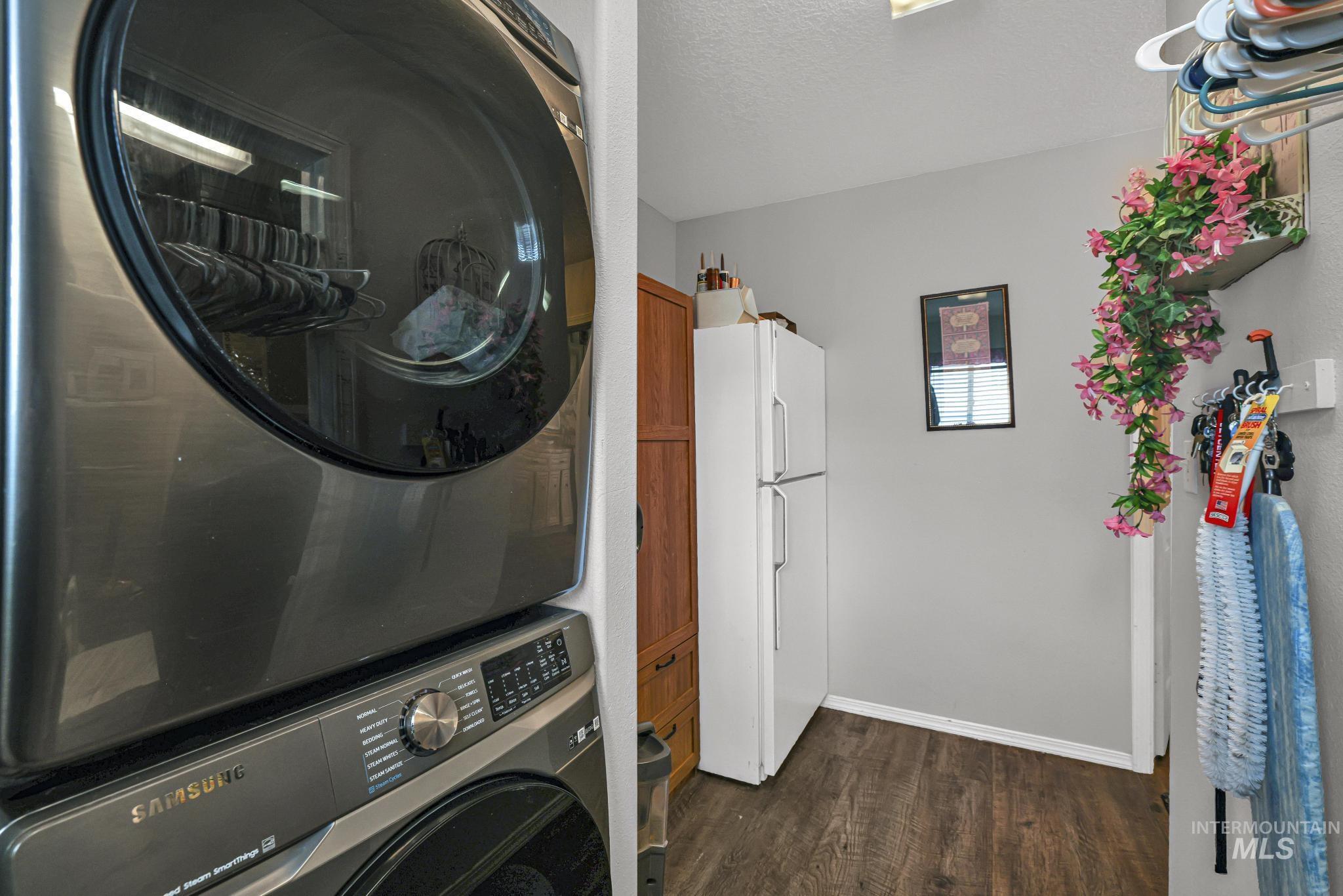 426 Bitterbrush Dr, Twin Falls, Idaho 83301-7557, 3 Bedrooms, 2 Bathrooms, Residential For Sale, Price $399,900,MLS 98991736