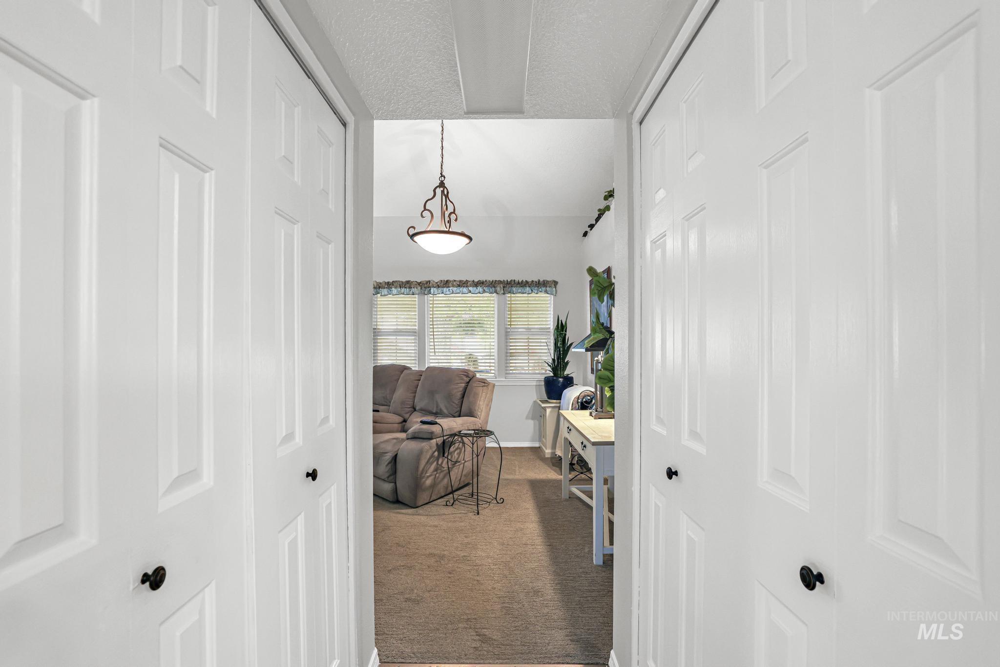 426 Bitterbrush Dr, Twin Falls, Idaho 83301-7557, 3 Bedrooms, 2 Bathrooms, Residential For Sale, Price $399,900,MLS 98991736