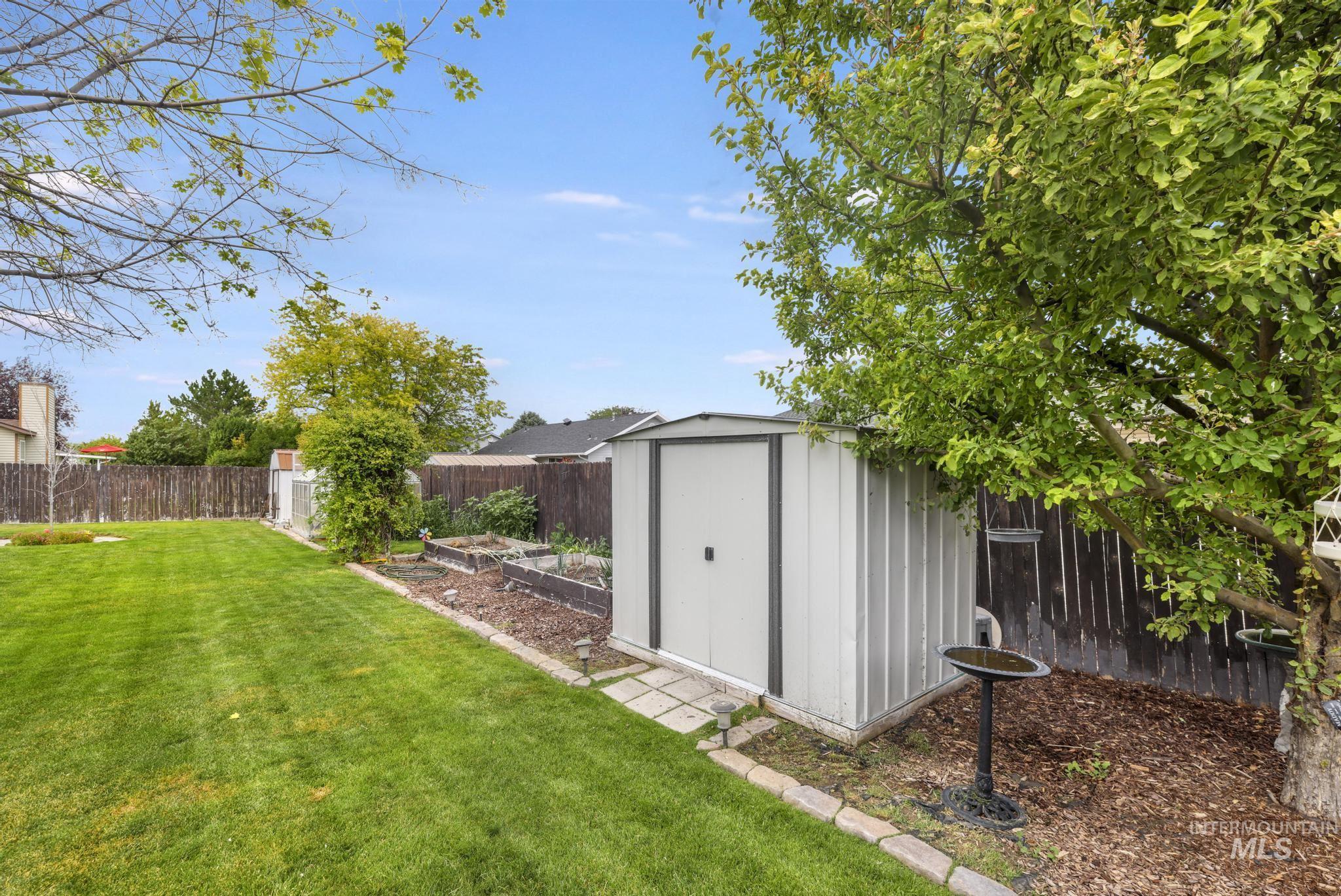 426 Bitterbrush Dr, Twin Falls, Idaho 83301-7557, 3 Bedrooms, 2 Bathrooms, Residential For Sale, Price $399,900,MLS 98991736