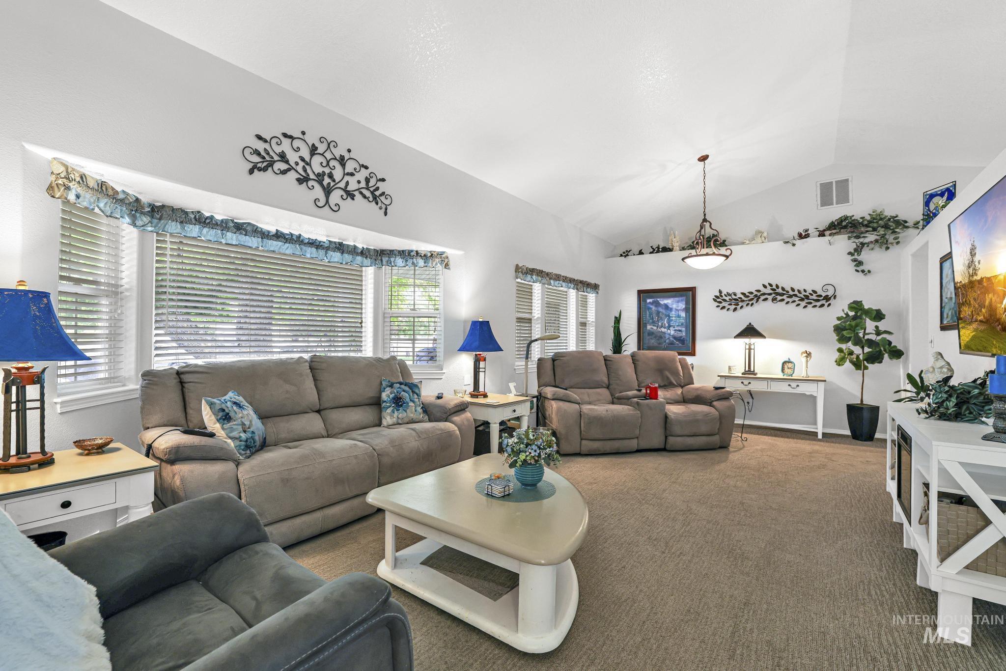 426 Bitterbrush Dr, Twin Falls, Idaho 83301-7557, 3 Bedrooms, 2 Bathrooms, Residential For Sale, Price $399,900,MLS 98991736