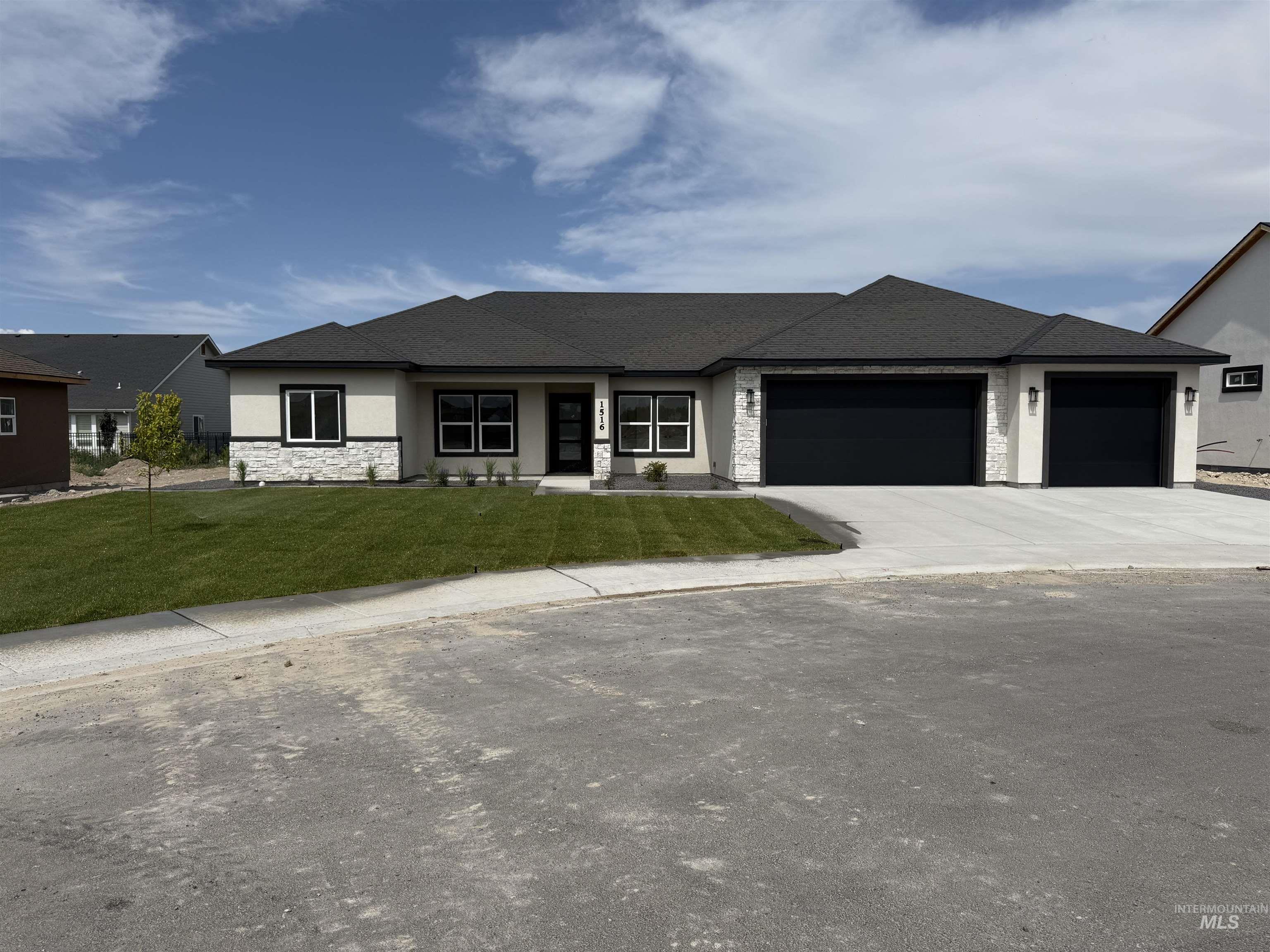 1516 Tule Dr., Twin Falls, Idaho 83301, 4 Bedrooms, 2.5 Bathrooms, Residential For Sale, Price $539,999,MLS 98991737