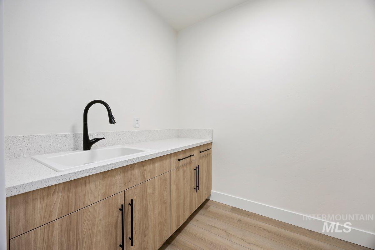 1516 Tule Dr., Twin Falls, Idaho 83301, 4 Bedrooms, 2.5 Bathrooms, Residential For Sale, Price $539,999,MLS 98991737
