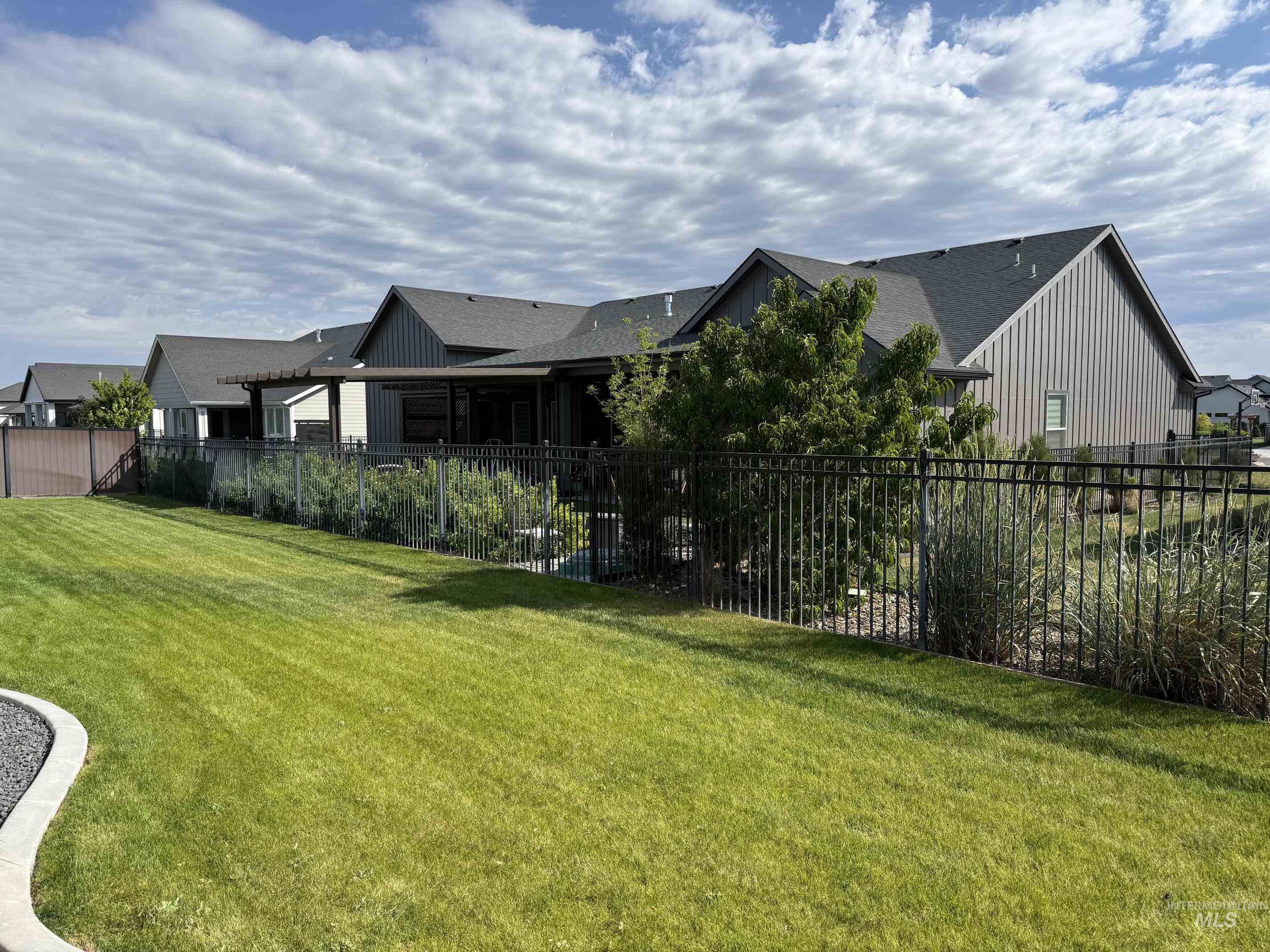1516 Tule Dr., Twin Falls, Idaho 83301, 4 Bedrooms, 2.5 Bathrooms, Residential For Sale, Price $539,999,MLS 98991737