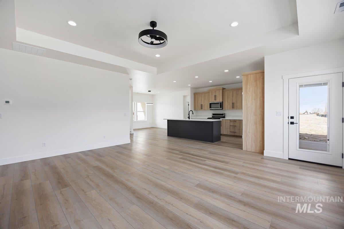 1516 Tule Dr., Twin Falls, Idaho 83301, 4 Bedrooms, 2.5 Bathrooms, Residential For Sale, Price $539,999,MLS 98991737