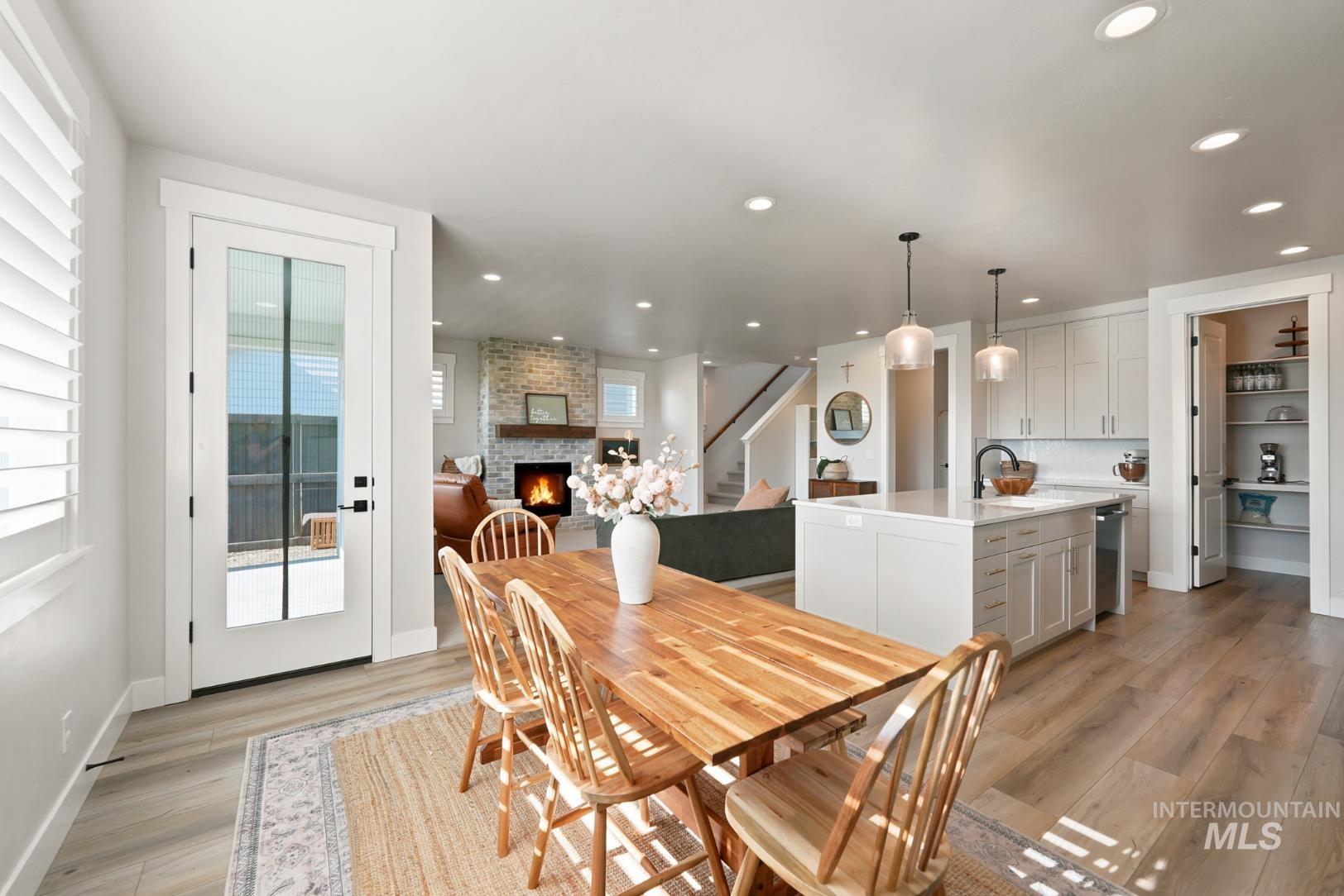 6933 S Zenith, Meridian, Idaho 83642, 3 Bedrooms, 2.5 Bathrooms, Residential For Sale, Price $674,900,MLS 98991738