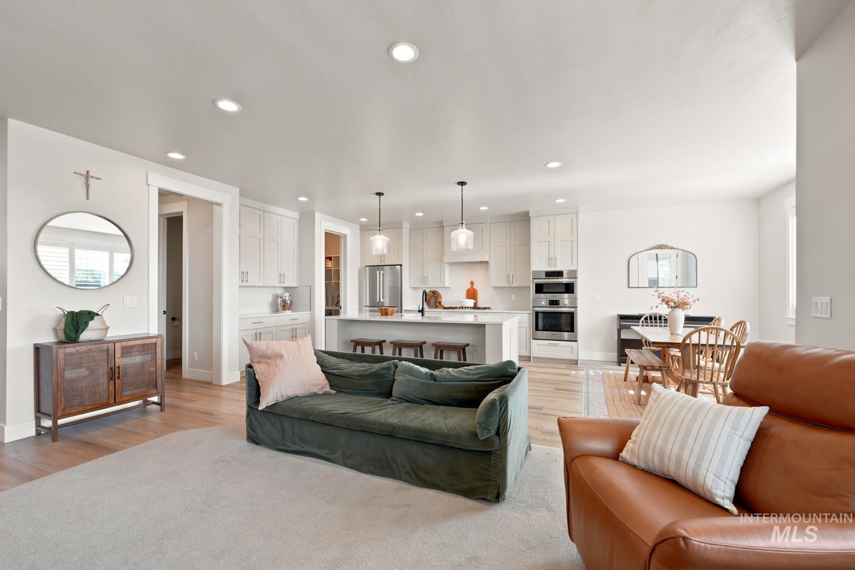 6933 S Zenith, Meridian, Idaho 83642, 3 Bedrooms, 2.5 Bathrooms, Residential For Sale, Price $674,900,MLS 98991738