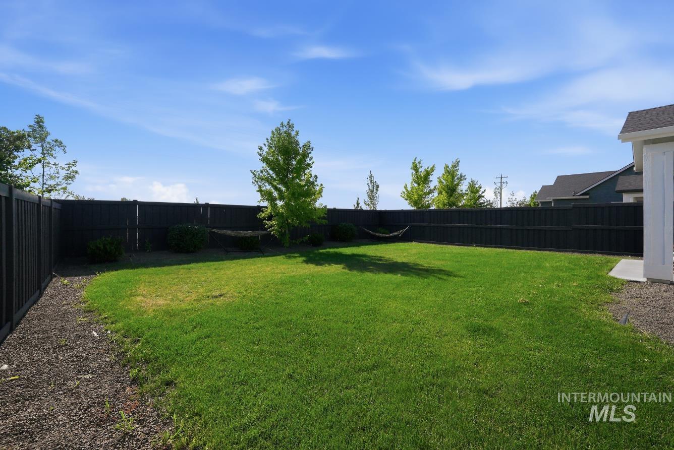 6933 S Zenith, Meridian, Idaho 83642, 3 Bedrooms, 2.5 Bathrooms, Residential For Sale, Price $674,900,MLS 98991738