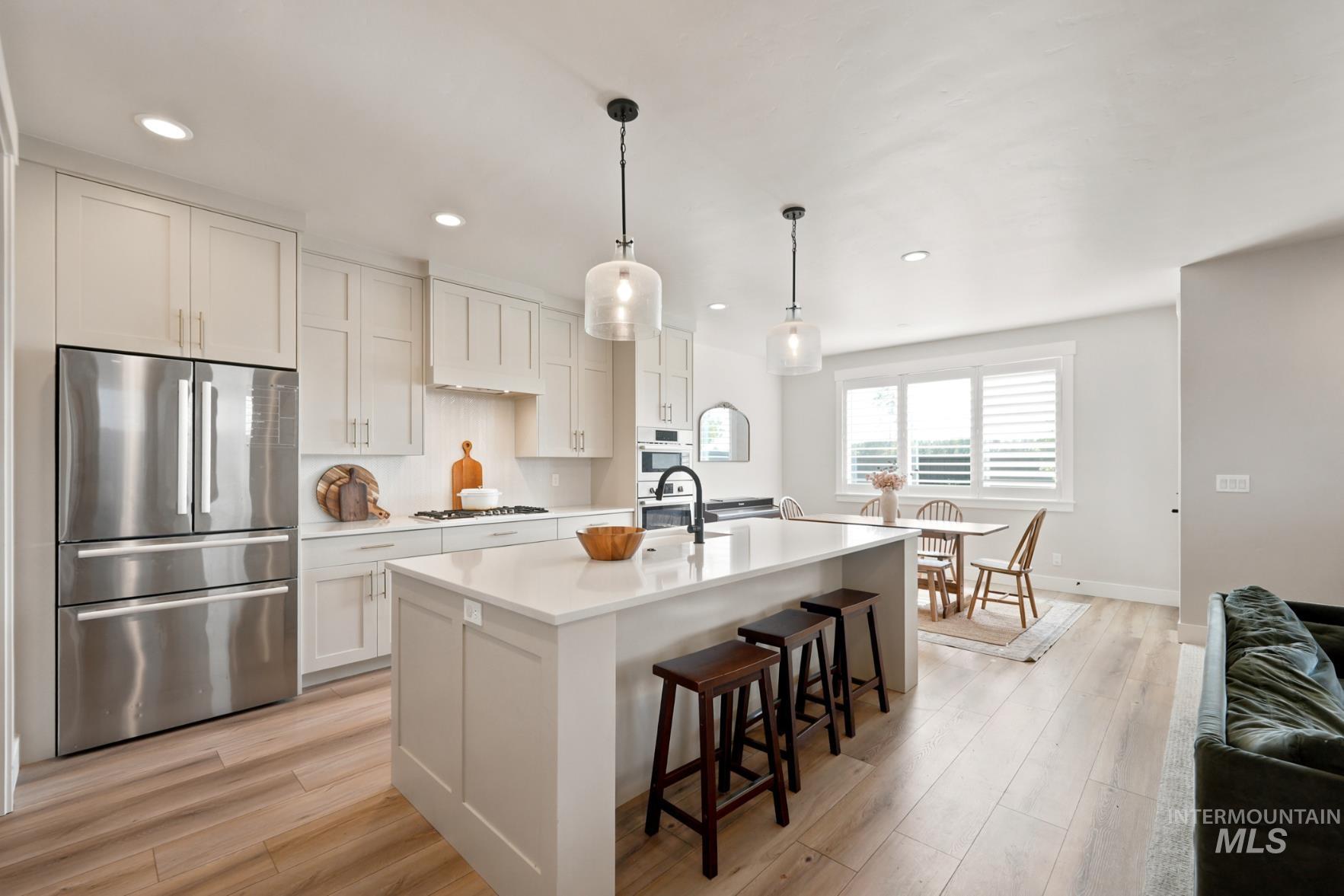 6933 S Zenith, Meridian, Idaho 83642, 3 Bedrooms, 2.5 Bathrooms, Residential For Sale, Price $674,900,MLS 98991738