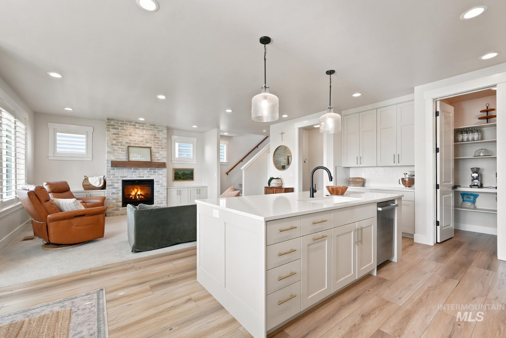 6933 S Zenith, Meridian, Idaho 83642, 3 Bedrooms, 2.5 Bathrooms, Residential For Sale, Price $674,900,MLS 98991738