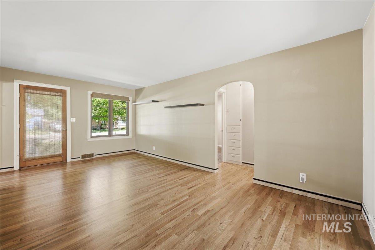 1520 S Chrisway Dr, Boise, Idaho 83706, 3 Bedrooms, 1 Bathroom, Residential For Sale, Price $448,990,MLS 98991739