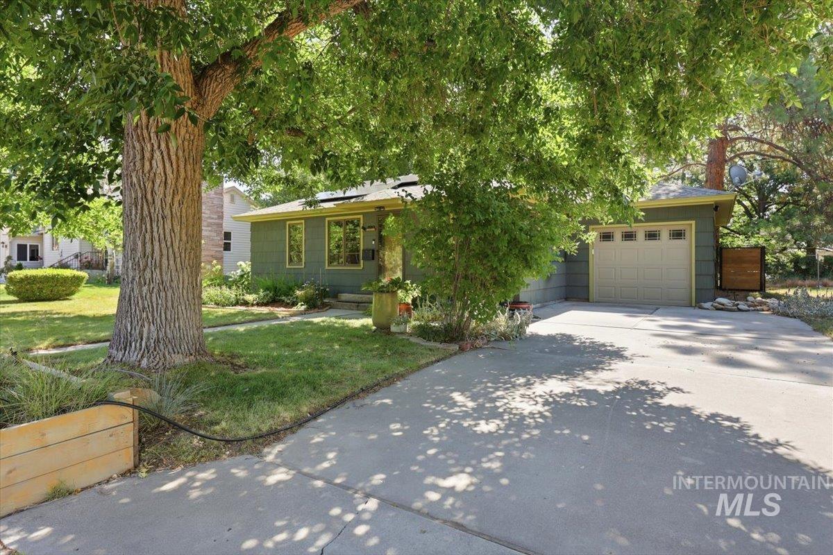 1520 S Chrisway Dr, Boise, Idaho 83706, 3 Bedrooms, 1 Bathroom, Residential For Sale, Price $448,990,MLS 98991739