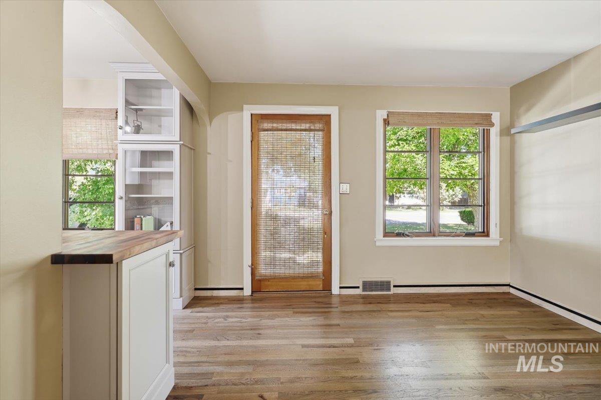 1520 S Chrisway Dr, Boise, Idaho 83706, 3 Bedrooms, 1 Bathroom, Residential For Sale, Price $448,990,MLS 98991739
