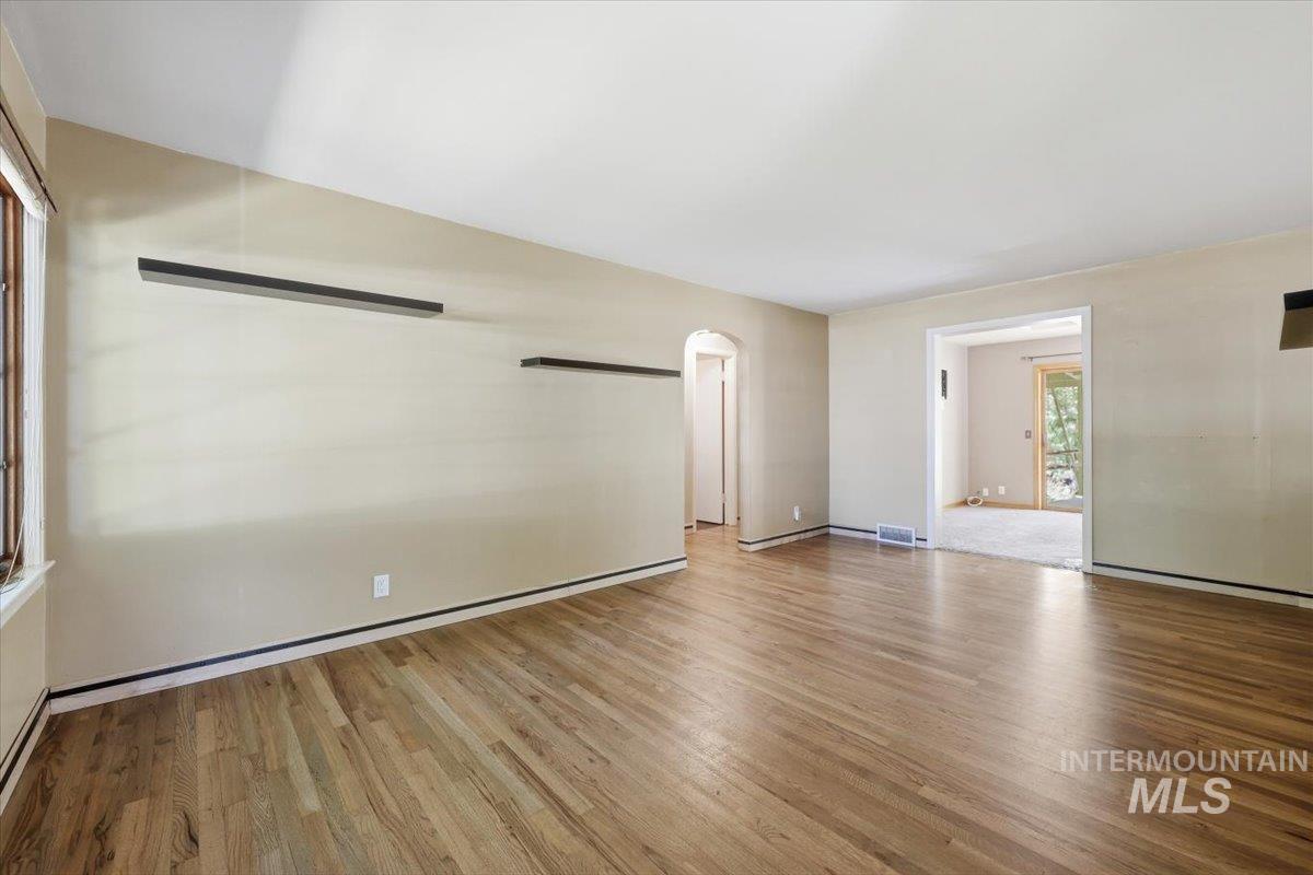 1520 S Chrisway Dr, Boise, Idaho 83706, 3 Bedrooms, 1 Bathroom, Residential For Sale, Price $448,990,MLS 98991739