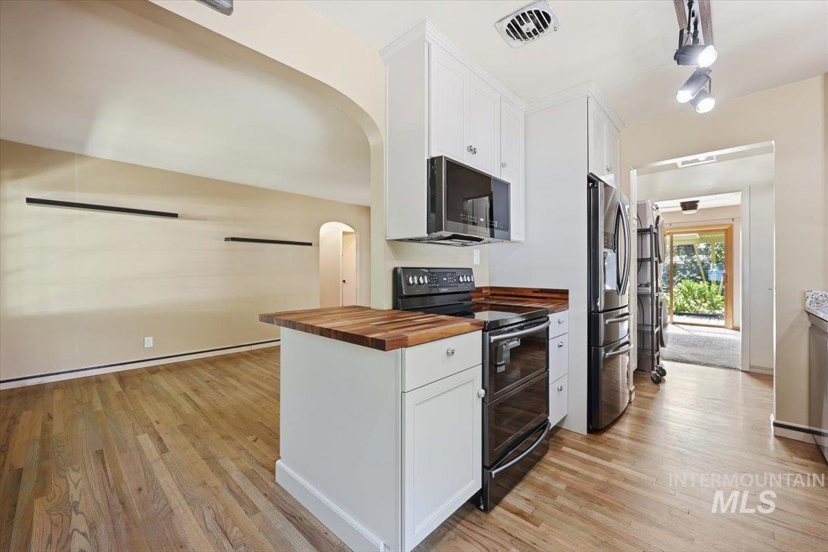 1520 S Chrisway Dr, Boise, Idaho 83706, 3 Bedrooms, 1 Bathroom, Residential For Sale, Price $448,990,MLS 98991739