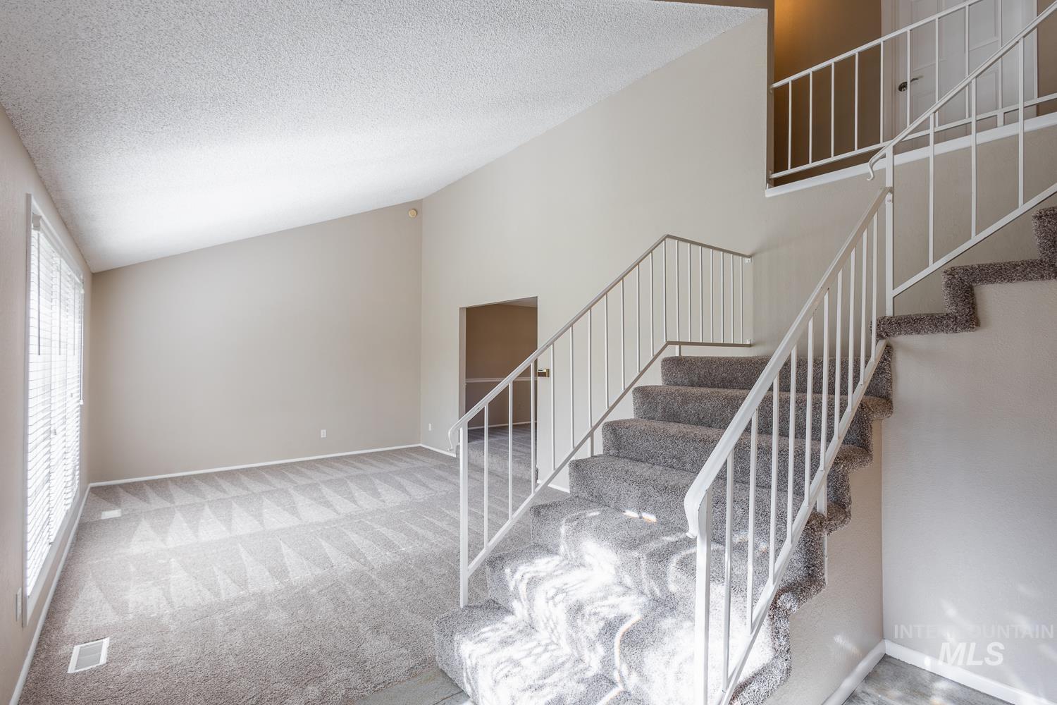 5267 N Marcliffe Ave, Boise, Idaho 83704, 4 Bedrooms, 2.5 Bathrooms, Residential For Sale, Price $579,900,MLS 98991740