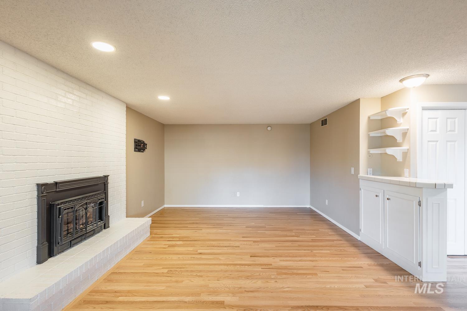 5267 N Marcliffe Ave, Boise, Idaho 83704, 4 Bedrooms, 2.5 Bathrooms, Residential For Sale, Price $579,900,MLS 98991740