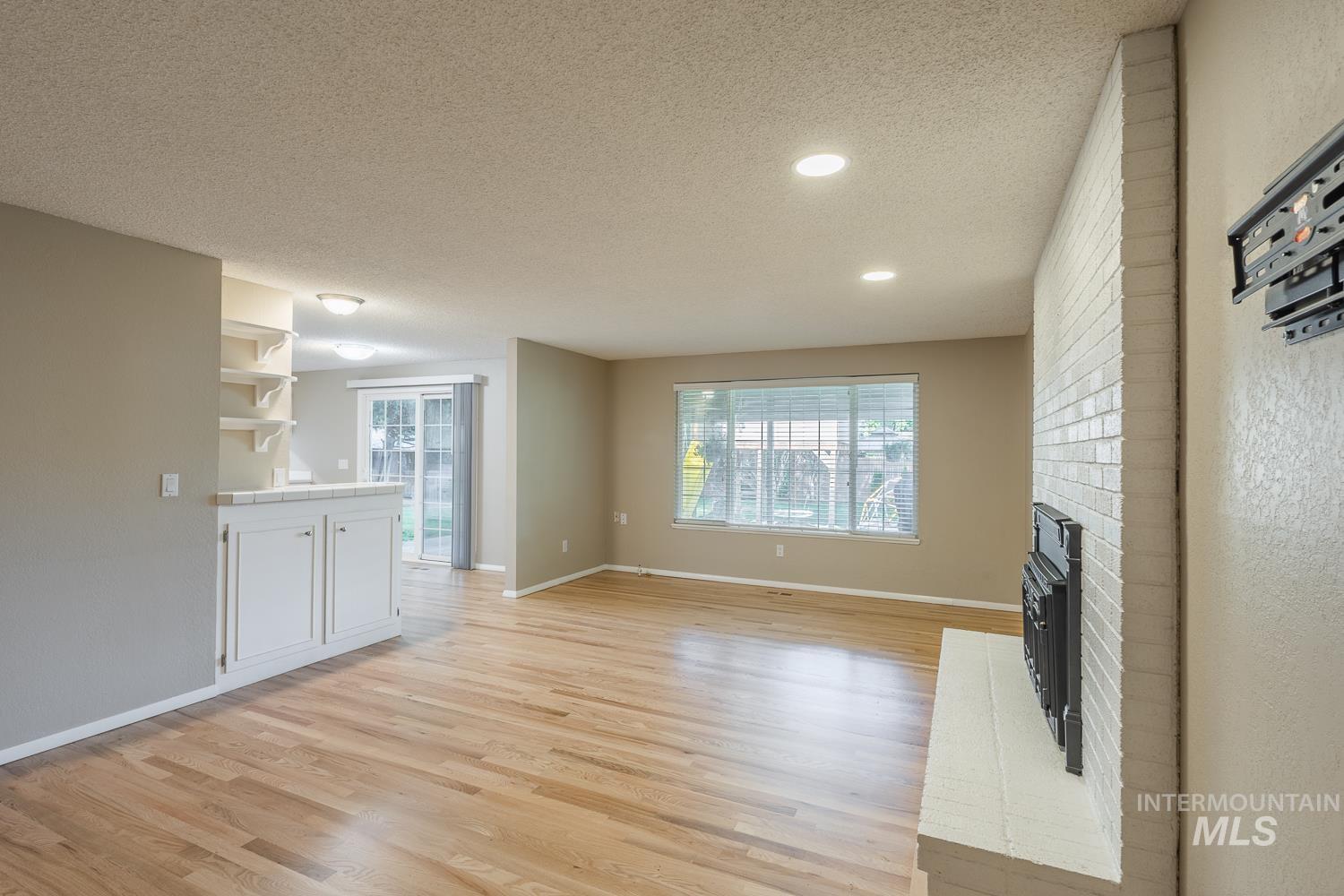 5267 N Marcliffe Ave, Boise, Idaho 83704, 4 Bedrooms, 2.5 Bathrooms, Residential For Sale, Price $579,900,MLS 98991740