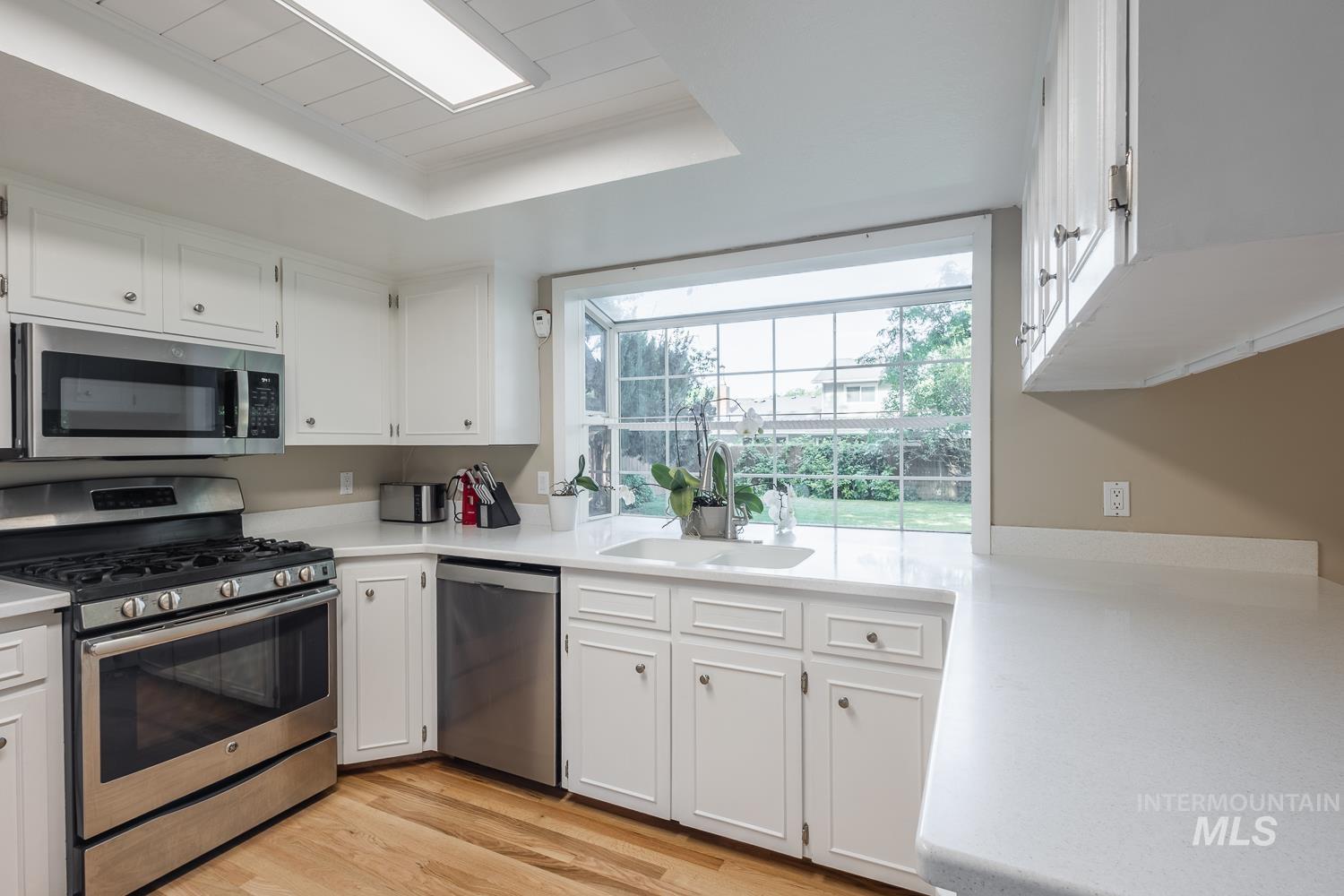 5267 N Marcliffe Ave, Boise, Idaho 83704, 4 Bedrooms, 2.5 Bathrooms, Residential For Sale, Price $579,900,MLS 98991740
