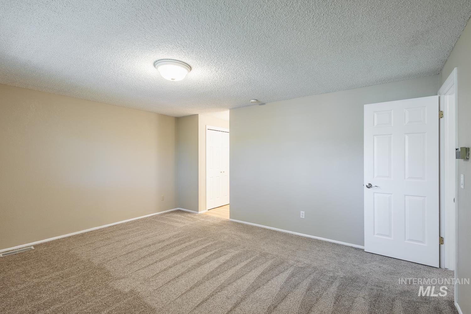 5267 N Marcliffe Ave, Boise, Idaho 83704, 4 Bedrooms, 2.5 Bathrooms, Residential For Sale, Price $579,900,MLS 98991740
