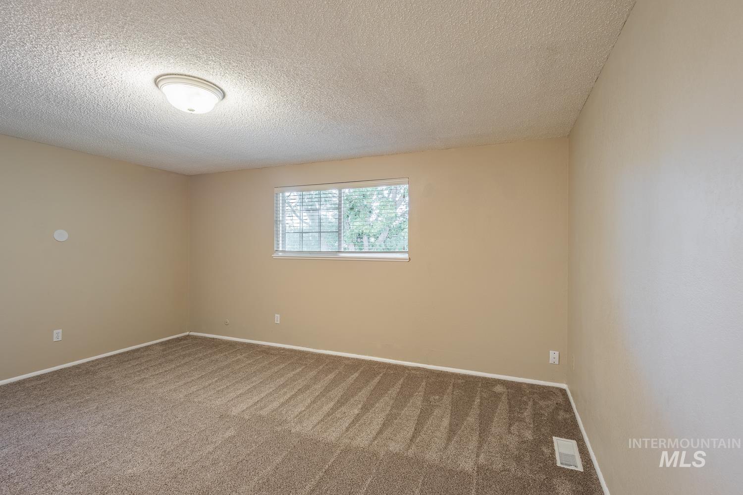 5267 N Marcliffe Ave, Boise, Idaho 83704, 4 Bedrooms, 2.5 Bathrooms, Residential For Sale, Price $579,900,MLS 98991740