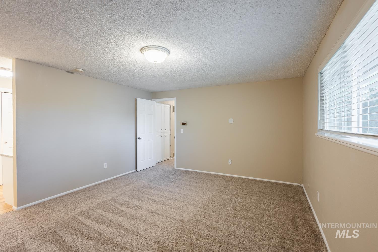 5267 N Marcliffe Ave, Boise, Idaho 83704, 4 Bedrooms, 2.5 Bathrooms, Residential For Sale, Price $579,900,MLS 98991740