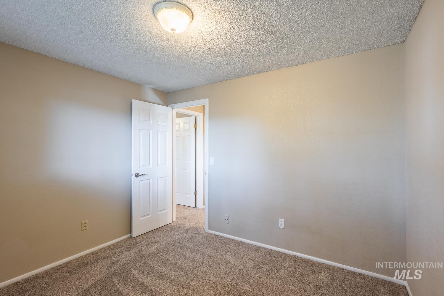 5267 N Marcliffe Ave, Boise, Idaho 83704, 4 Bedrooms, 2.5 Bathrooms, Residential For Sale, Price $579,900,MLS 98991740