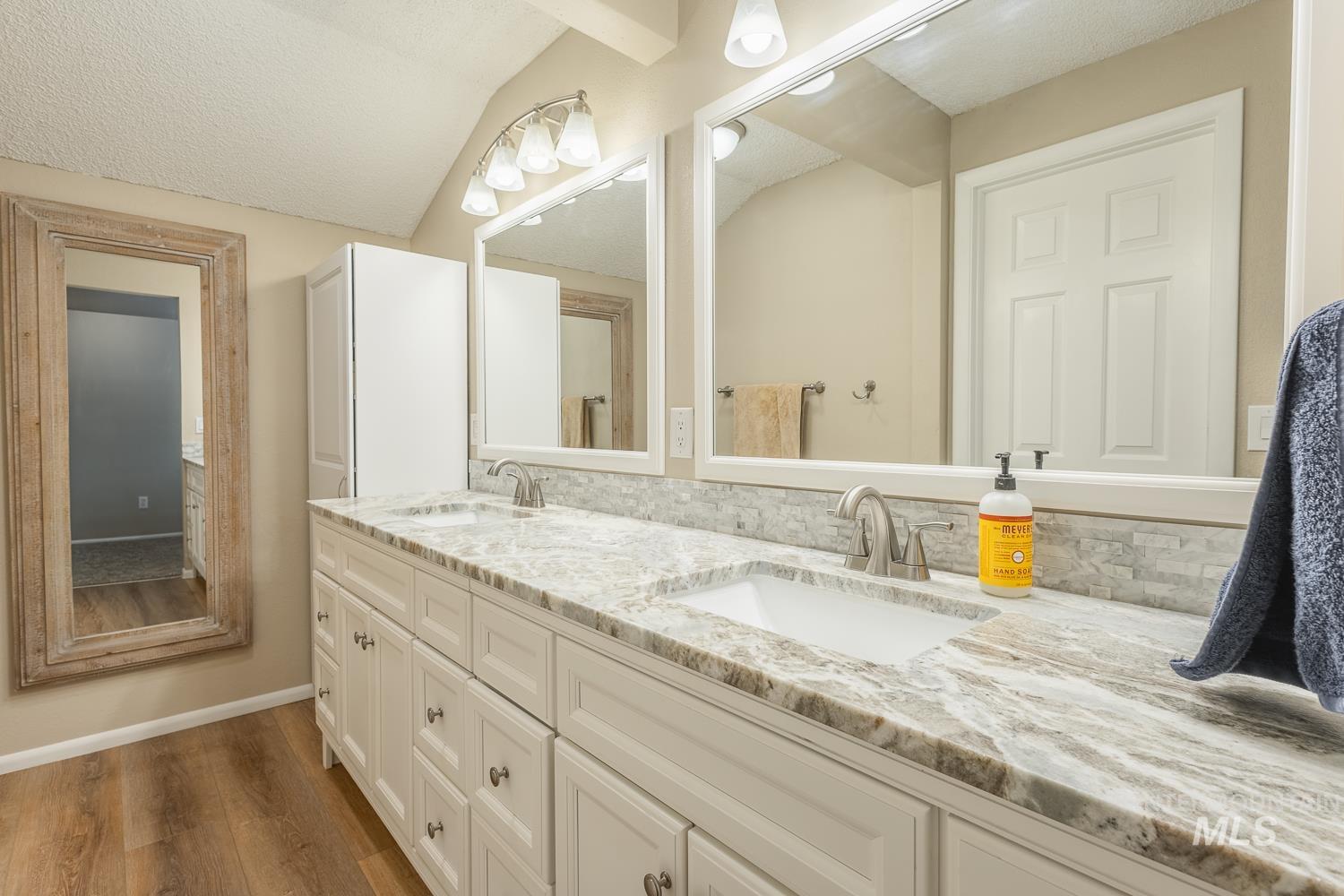 5267 N Marcliffe Ave, Boise, Idaho 83704, 4 Bedrooms, 2.5 Bathrooms, Residential For Sale, Price $579,900,MLS 98991740