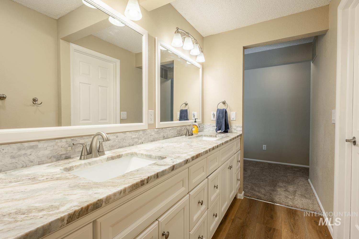 5267 N Marcliffe Ave, Boise, Idaho 83704, 4 Bedrooms, 2.5 Bathrooms, Residential For Sale, Price $579,900,MLS 98991740
