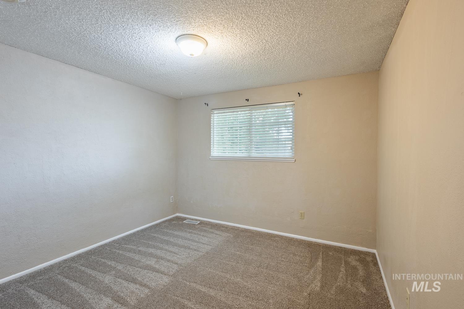 5267 N Marcliffe Ave, Boise, Idaho 83704, 4 Bedrooms, 2.5 Bathrooms, Residential For Sale, Price $579,900,MLS 98991740