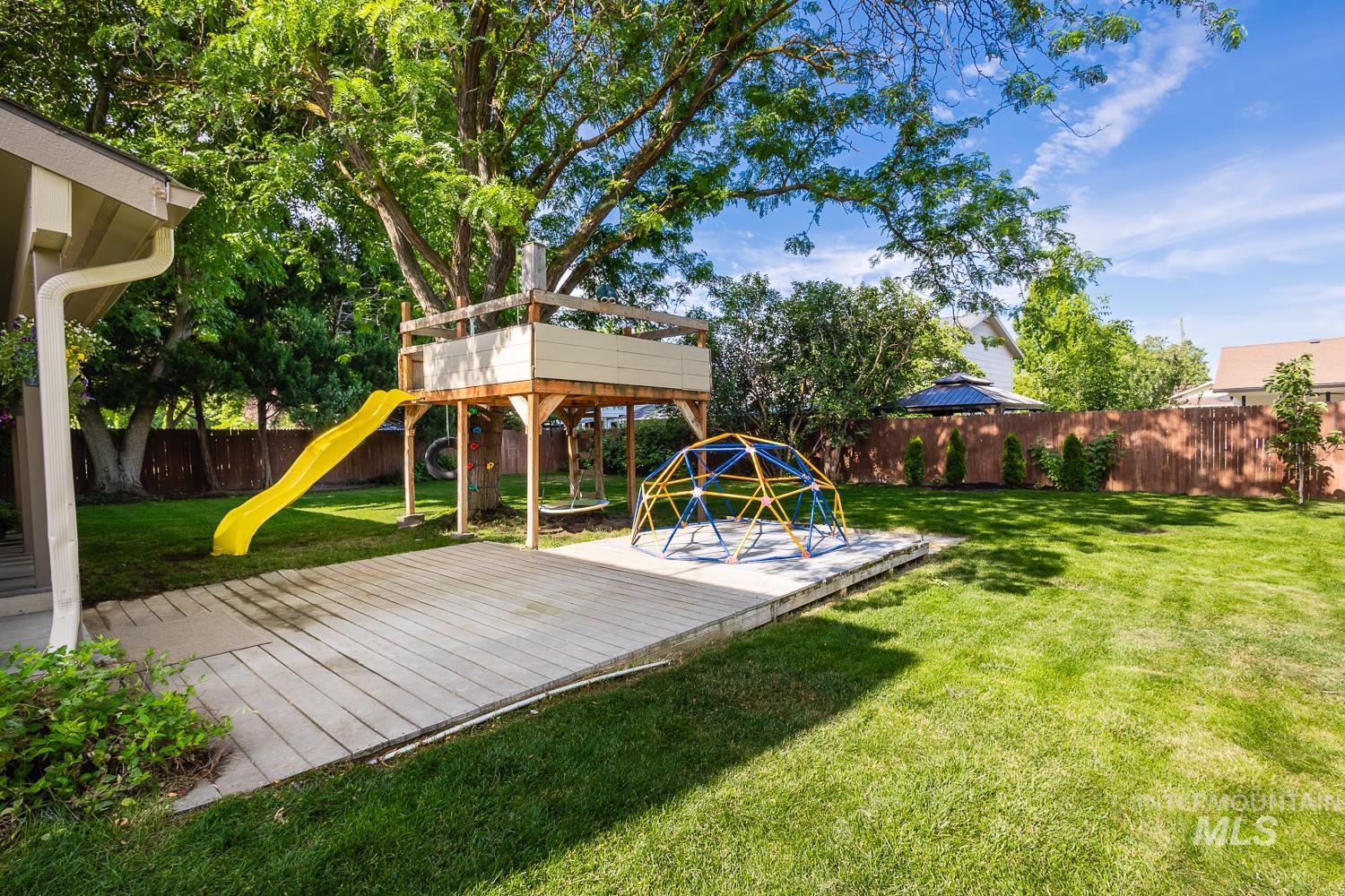 5267 N Marcliffe Ave, Boise, Idaho 83704, 4 Bedrooms, 2.5 Bathrooms, Residential For Sale, Price $579,900,MLS 98991740