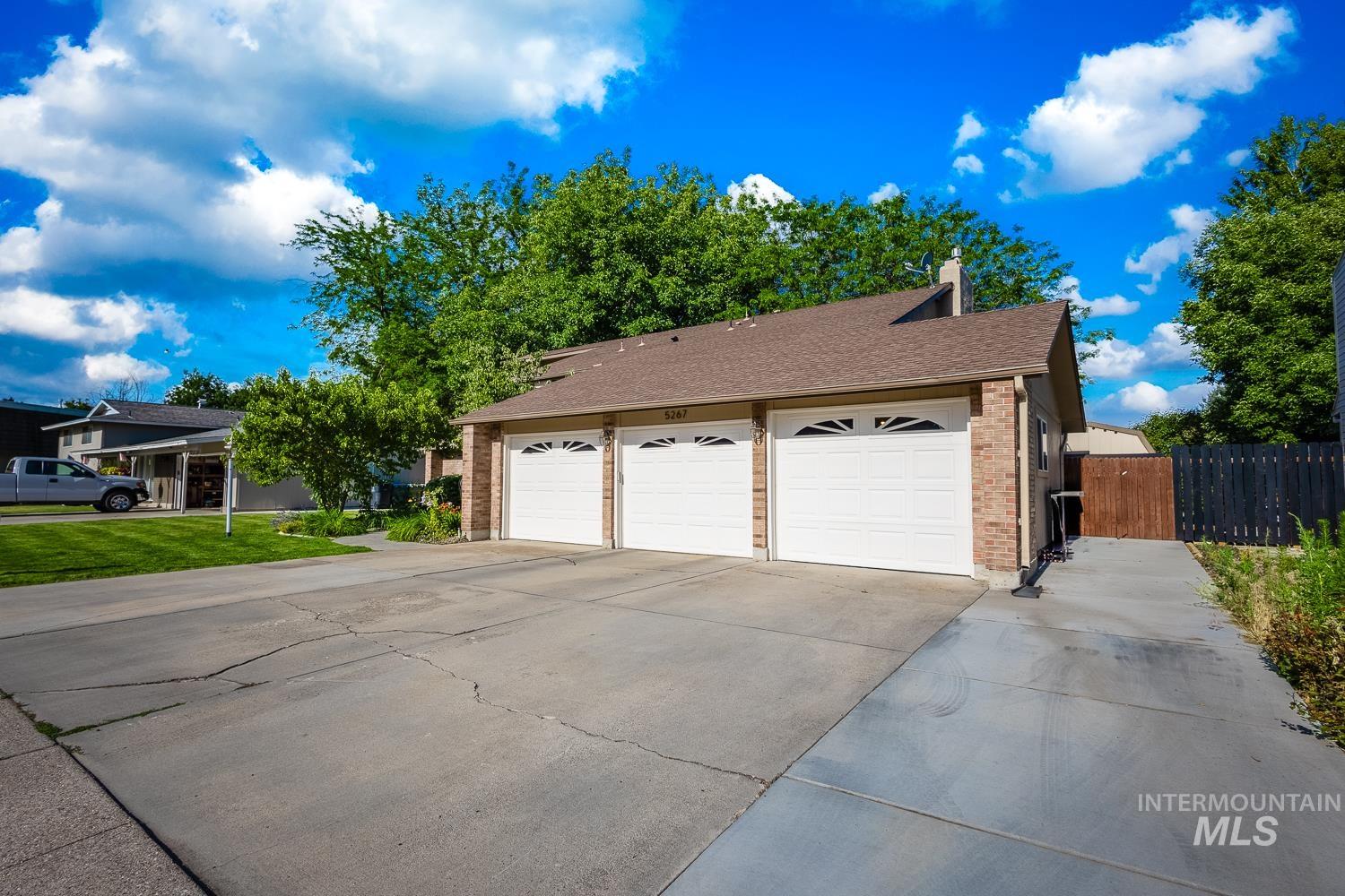 5267 N Marcliffe Ave, Boise, Idaho 83704, 4 Bedrooms, 2.5 Bathrooms, Residential For Sale, Price $579,900,MLS 98991740