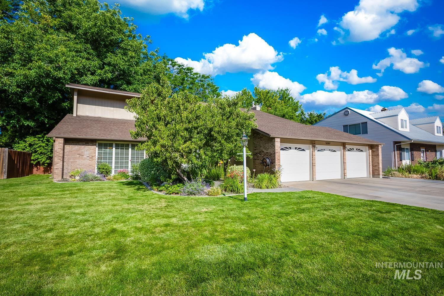 5267 N Marcliffe Ave, Boise, Idaho 83704, 4 Bedrooms, 2.5 Bathrooms, Residential For Sale, Price $579,900,MLS 98991740