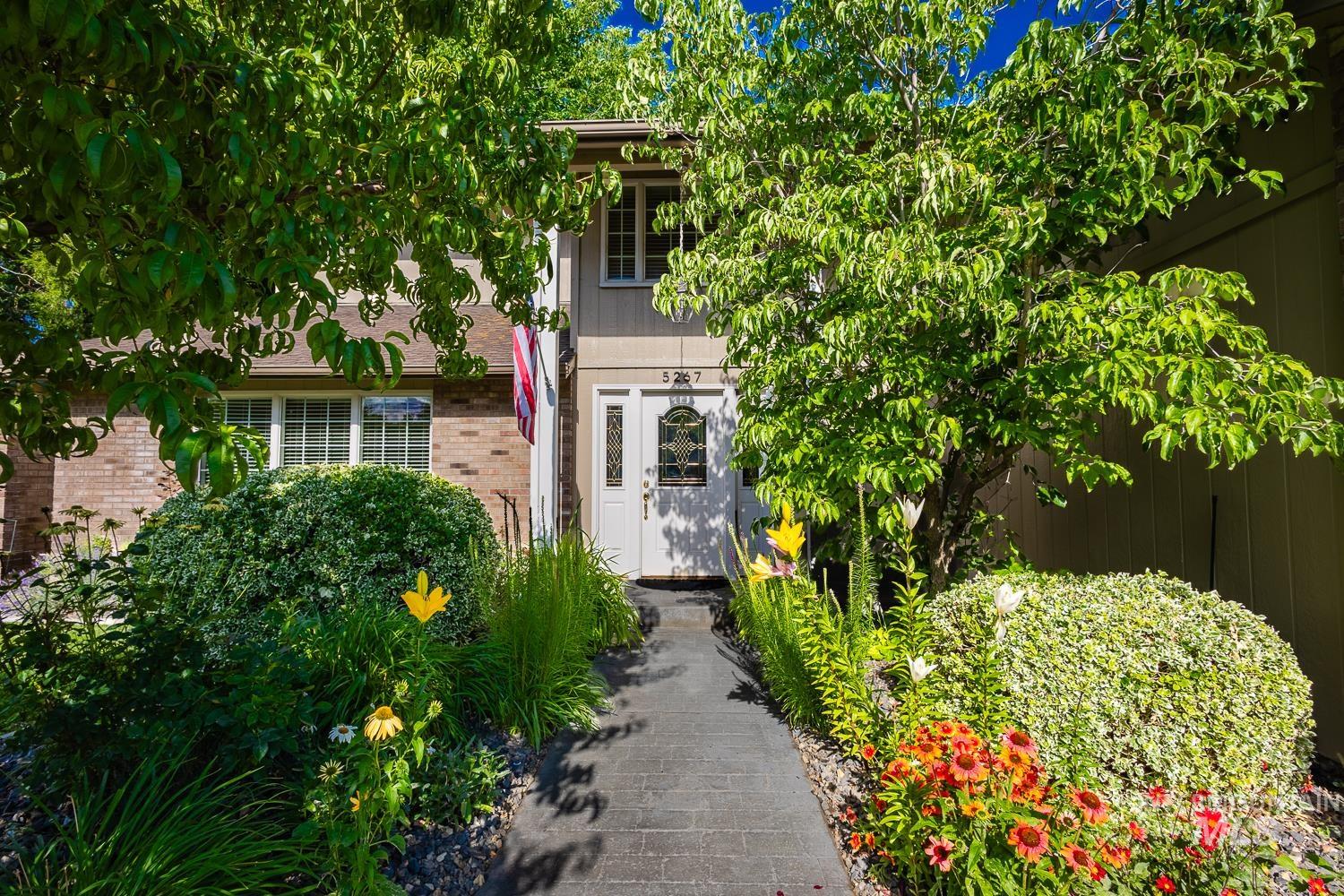 5267 N Marcliffe Ave, Boise, Idaho 83704, 4 Bedrooms, 2.5 Bathrooms, Residential For Sale, Price $579,900,MLS 98991740