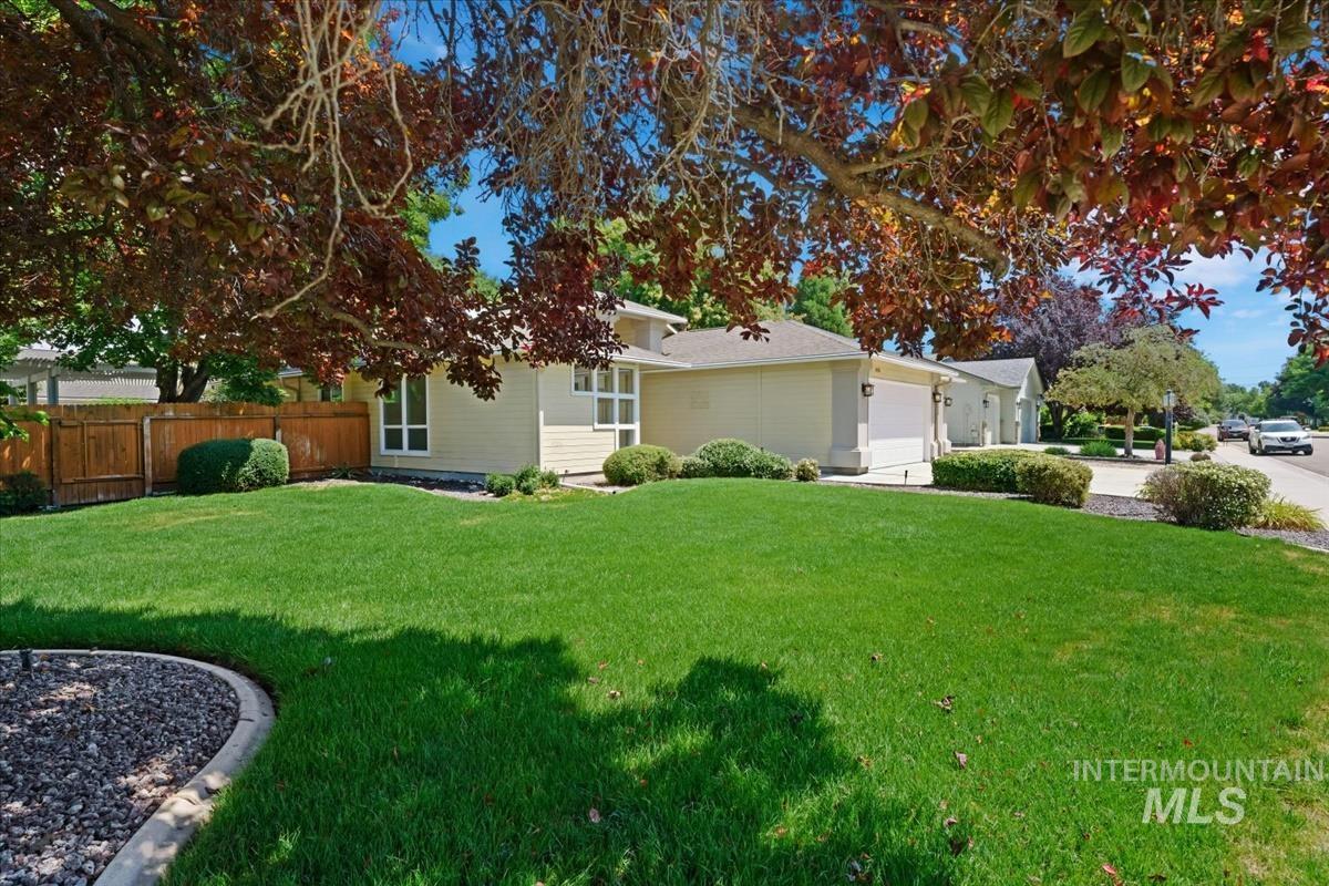1468 E Bishop Dr., Eagle, Idaho 83616, 3 Bedrooms, 2 Bathrooms, Residential For Sale, Price $525,000, 98991742