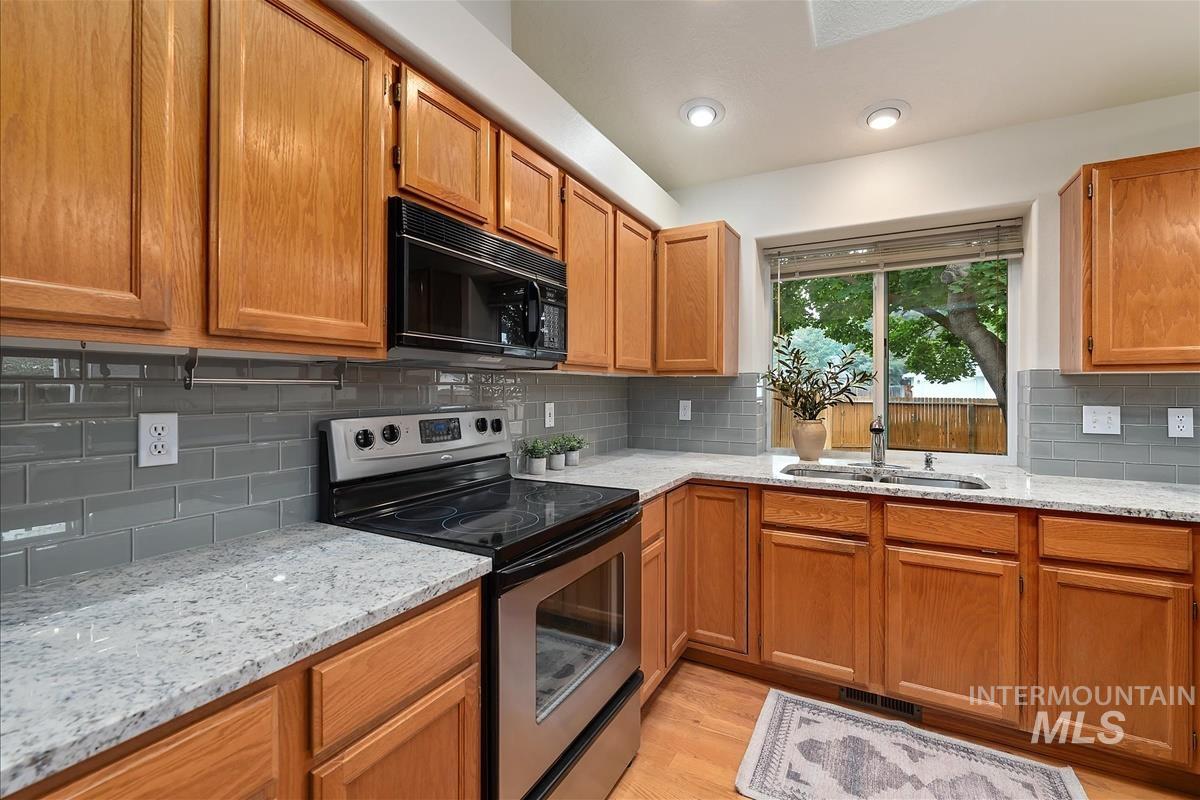 1468 E Bishop Dr., Eagle, Idaho 83616, 3 Bedrooms, 2 Bathrooms, Residential For Sale, Price $525,000, 98991742