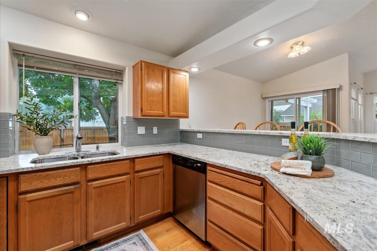 1468 E Bishop Dr., Eagle, Idaho 83616, 3 Bedrooms, 2 Bathrooms, Residential For Sale, Price $525,000, 98991742