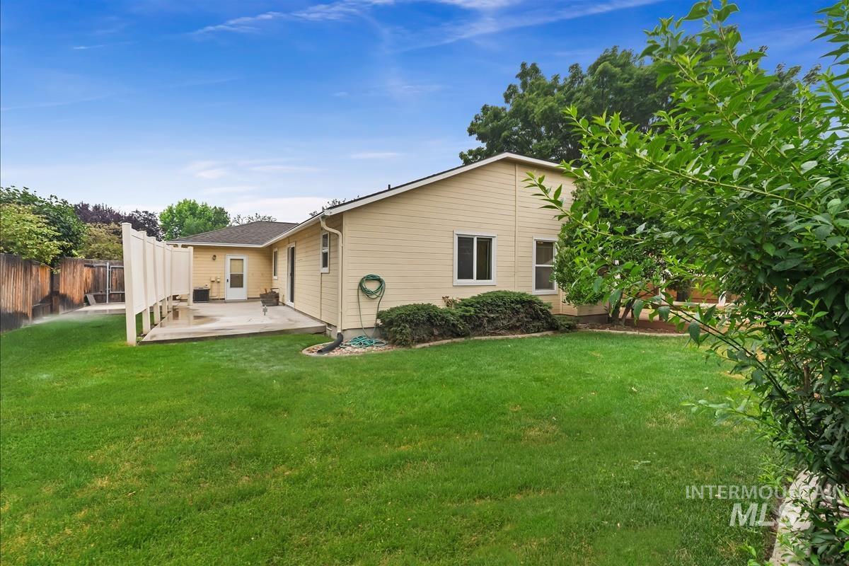 1468 E Bishop Dr., Eagle, Idaho 83616, 3 Bedrooms, 2 Bathrooms, Residential For Sale, Price $525,000, 98991742