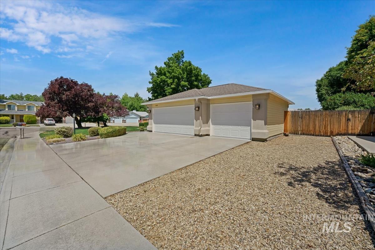 1468 E Bishop Dr., Eagle, Idaho 83616, 3 Bedrooms, 2 Bathrooms, Residential For Sale, Price $525,000, 98991742