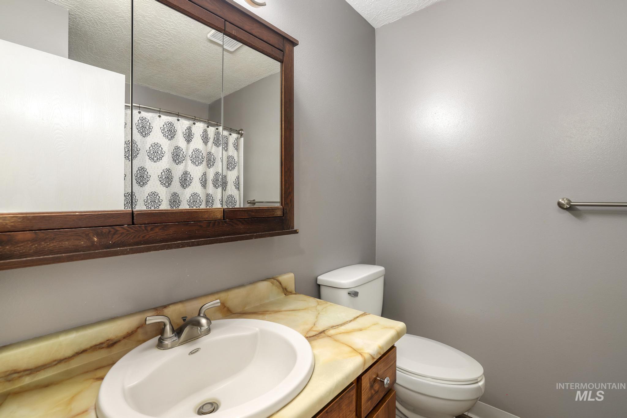 712 Locust St., Kimberly, Idaho 83341, 3 Bedrooms, 1 Bathroom, Residential For Sale, Price $305,000,MLS 98991746