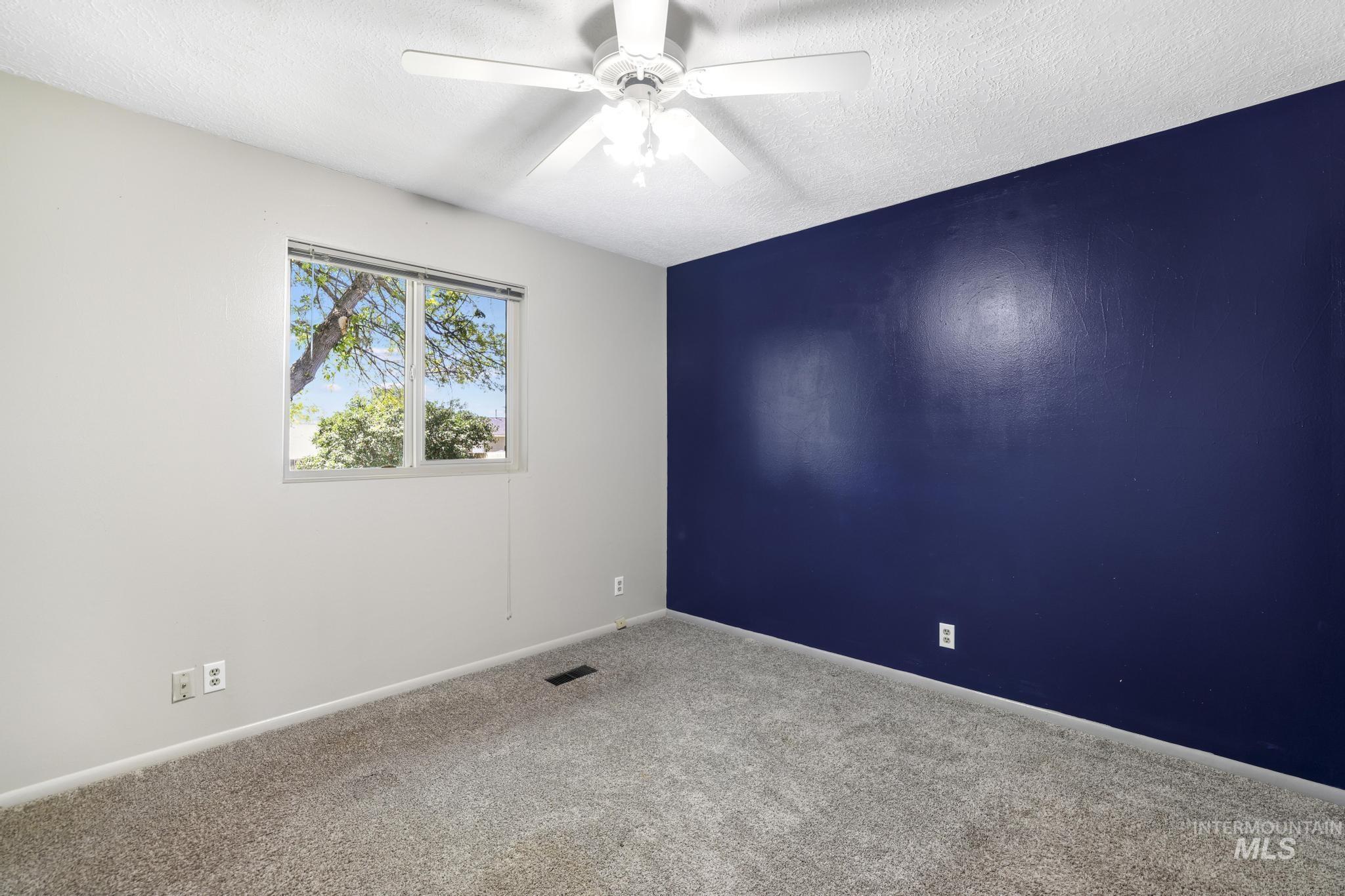 712 Locust St., Kimberly, Idaho 83341, 3 Bedrooms, 1 Bathroom, Residential For Sale, Price $305,000,MLS 98991746